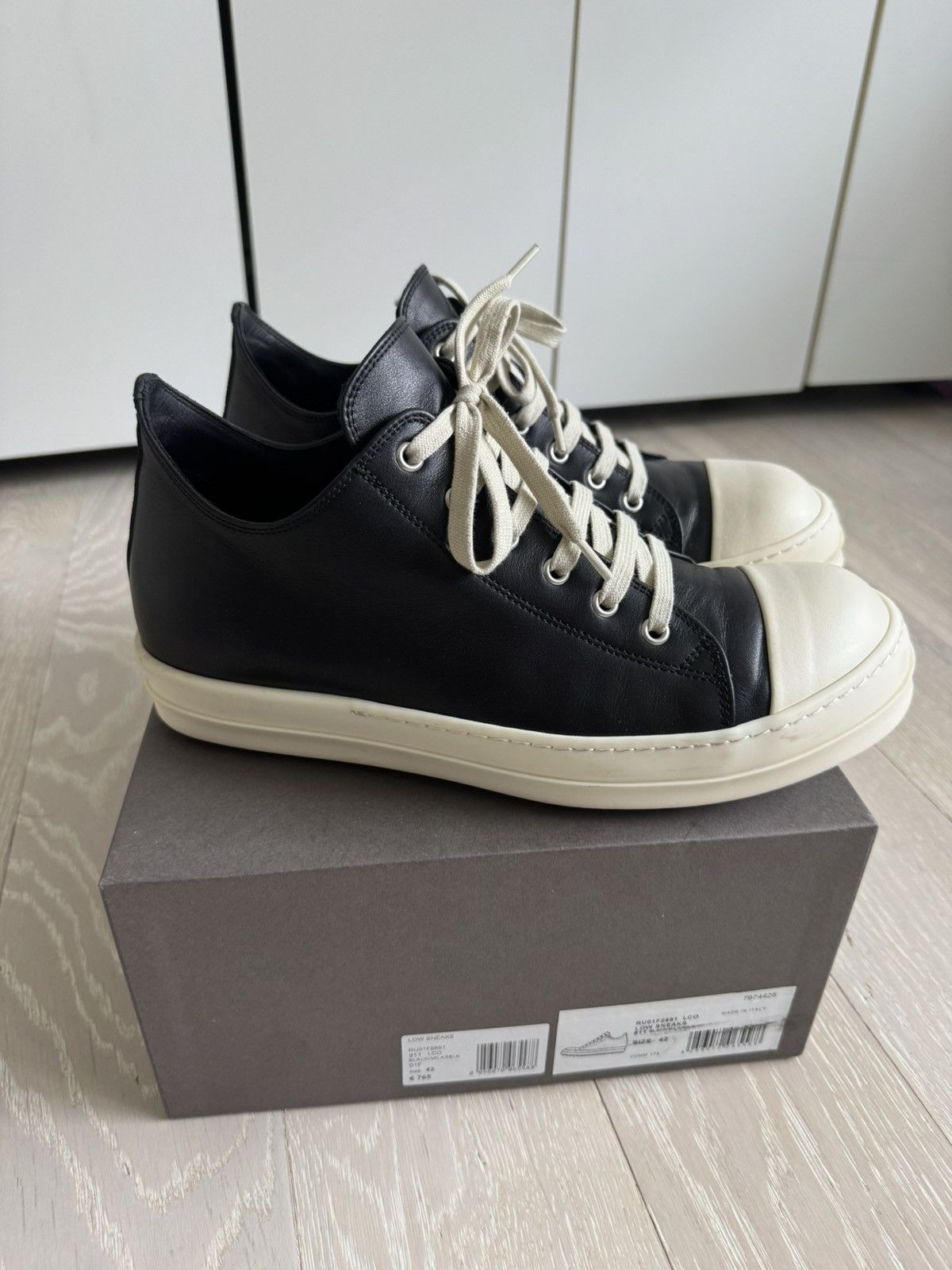 Rick Owens Mainline Classic Leather Ramone Low Sneaks Black/Milk Size US 9 / EU 42 - 2 Thumbnail