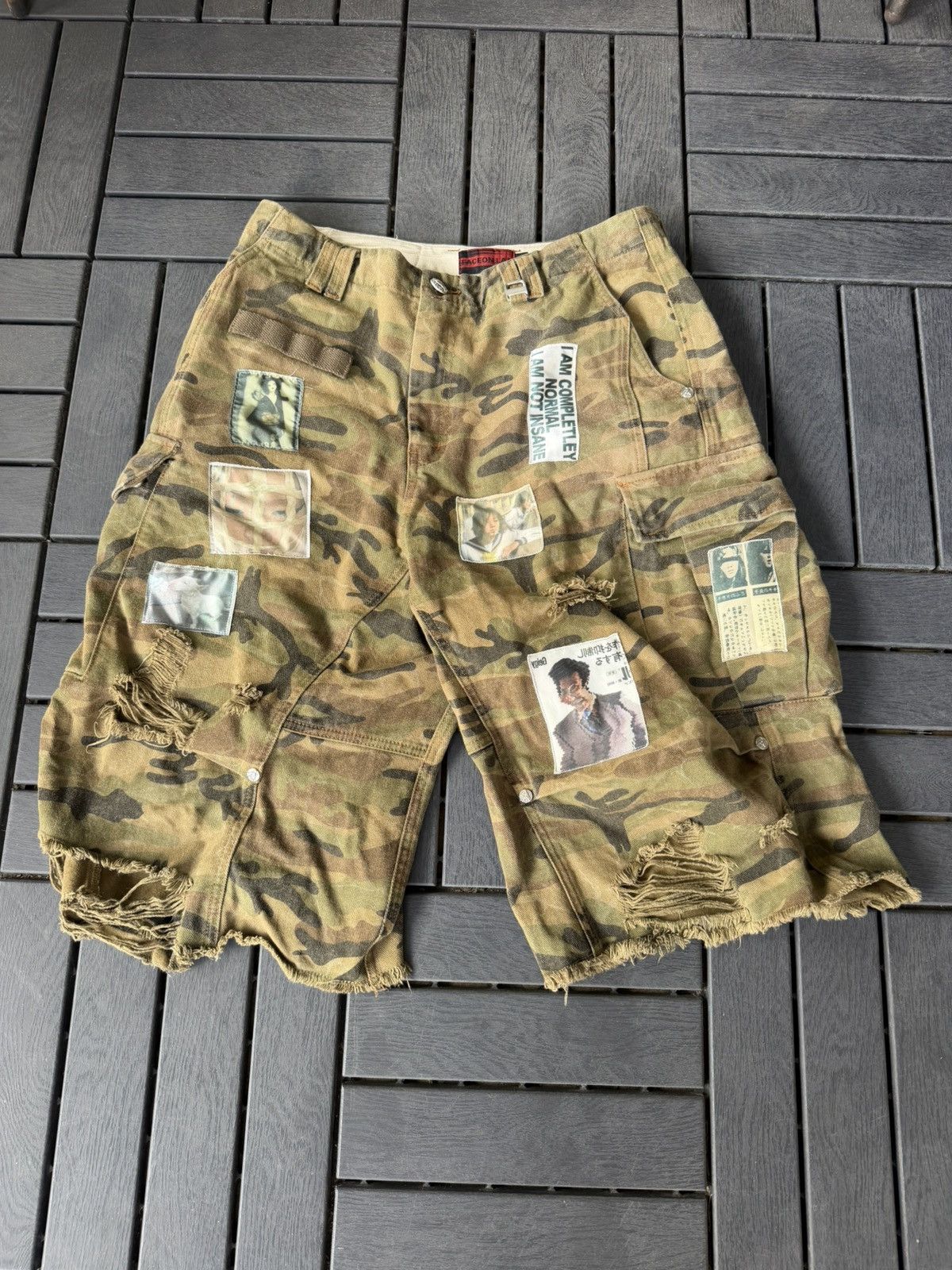 Other Custom patches / embroidery cargo jorts W34 Size US 34 / EU 50 - 1 Thumbnail