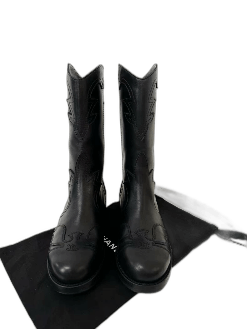 Chanel Chanel Boots in Excellent Condition Size US 6 / IT 36 - 1 Thumbnail