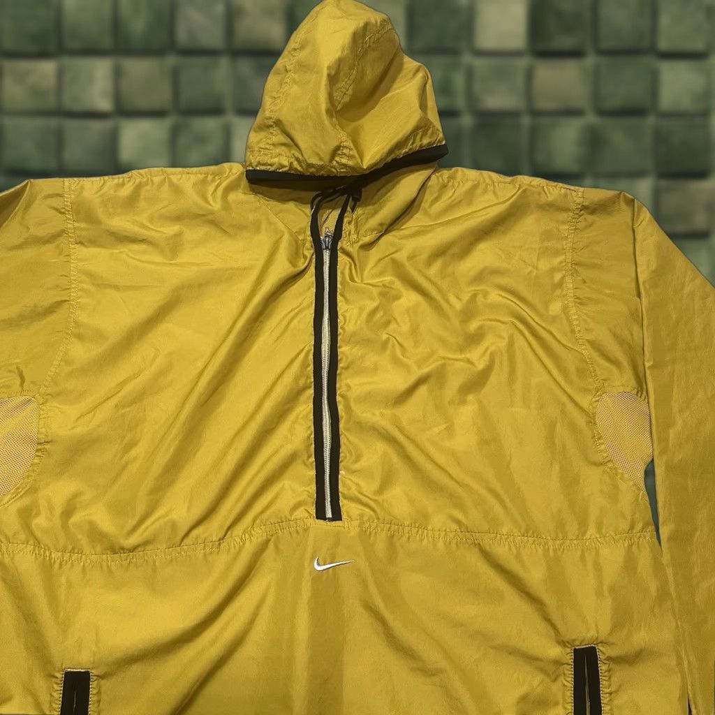 Nike VINTAGE Nike Windbreaker Anorak Jacket Mens XL Gold Mini Swoosh Windbreaker Jacket Logo Nike Team Mens XL Gold Size US XL / EU 56 / 4 - 1 Thumbnail