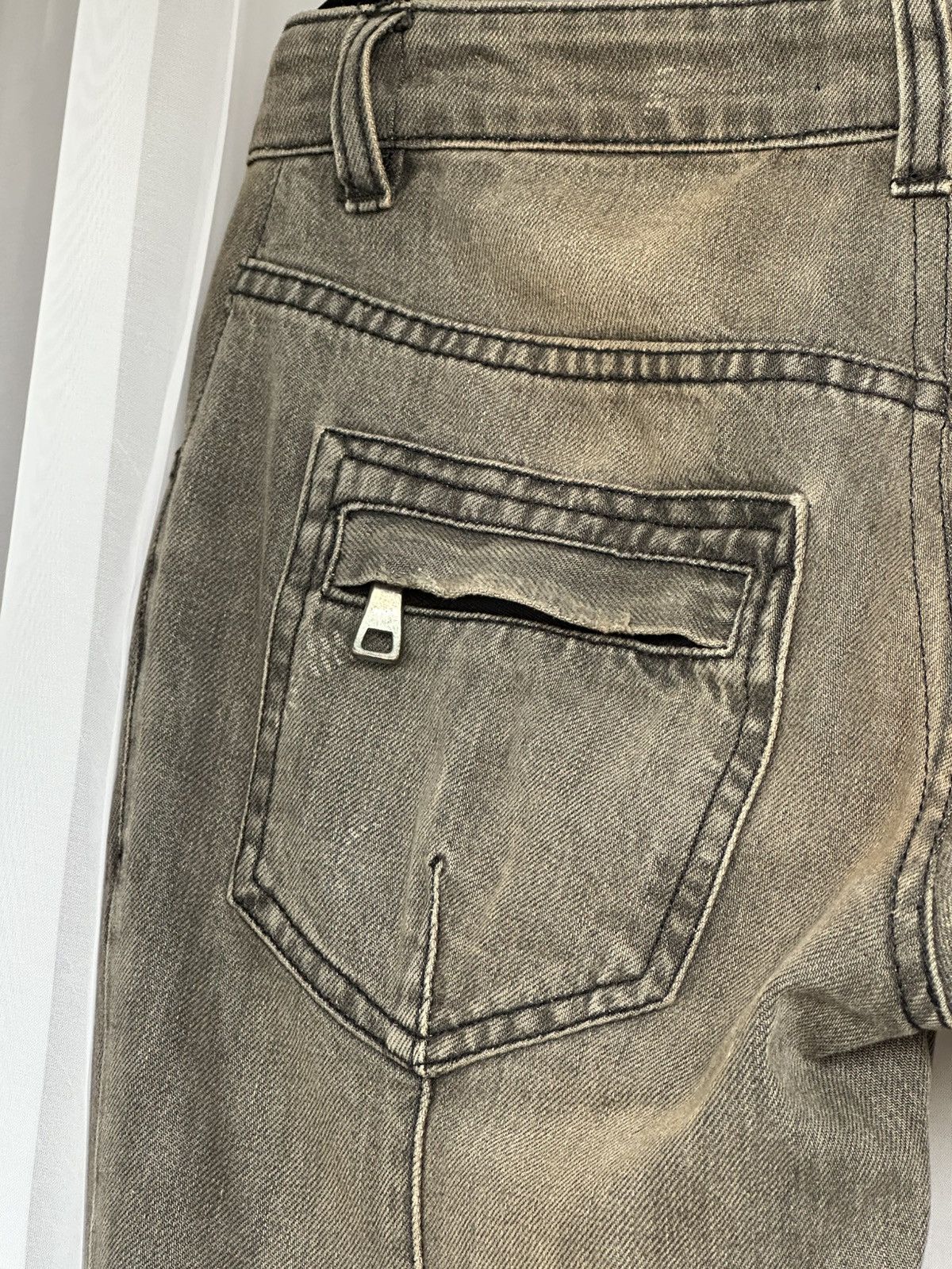 Balmain BALMAIN Decarnin SS 2010 Oil Stained Biker Denim Jeans zip Size 28" / US 6 / IT 42 - 19 Thumbnail
