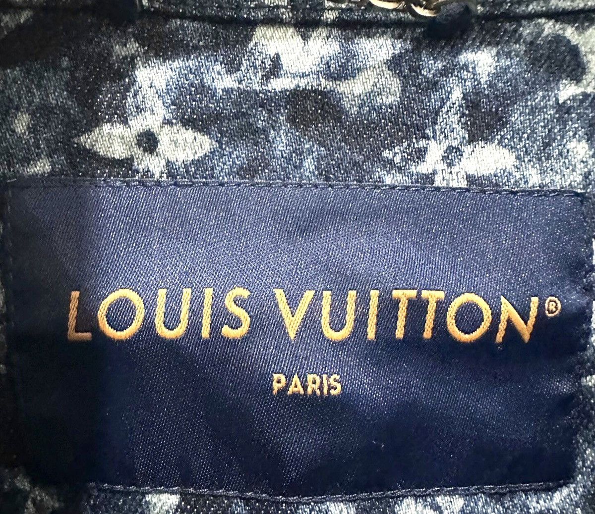 Louis Vuitton Louis Vuitton 52 Monogram Denim Workwear Jacket Washed Blue Size US L / EU 52-54 / 3 - 6 Thumbnail