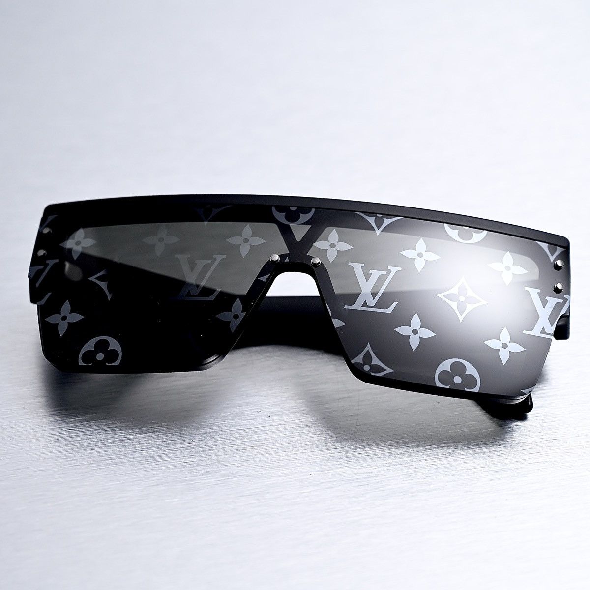 Louis Vuitton LOUIS VUITTON MONOGRAM BLACK SUNGLASSES Size ONE SIZE - 8 Thumbnail