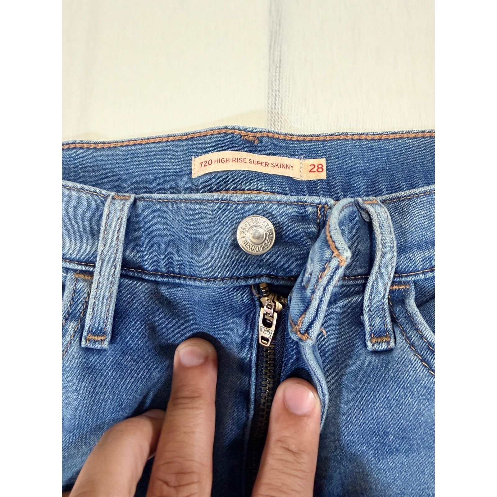 Levi's Levi’s 720 High Rise Super Skinny Jeans Women’s Blue Denim Size 28" / US 6 / IT 42 - 3 Thumbnail