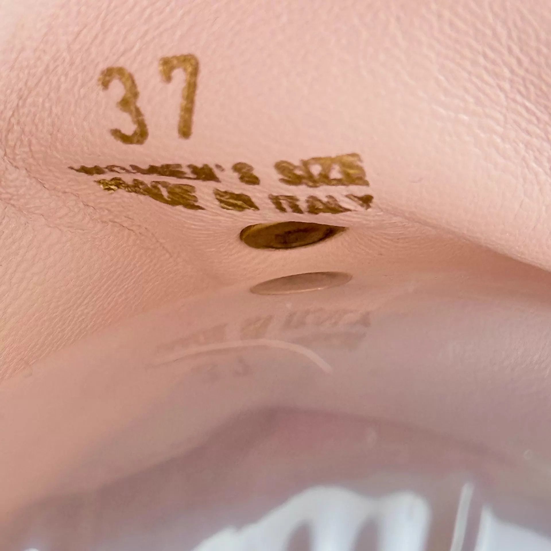 Roger Vivier Roger Vivier Pink Gold Square Buckle Loafer 37 Size US 6.5 / IT 36.5 - 4 Thumbnail