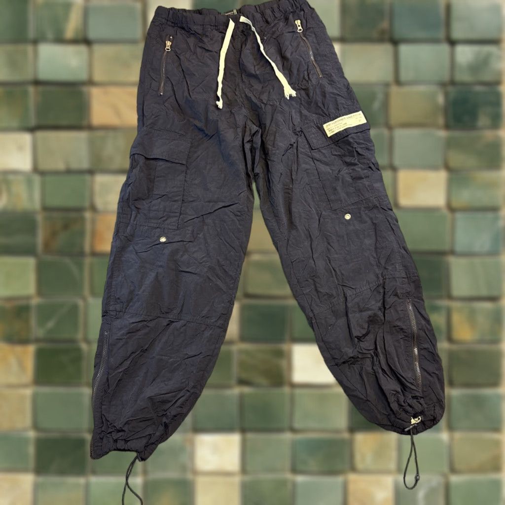 Abercrombie & Fitch VINTAGE Abercrombie & Fitch Parachute Track Pants Men’s S Black Pants Mens Small Black Track Pants Vintage Parachute Activewear S Size US 29 - 1 Thumbnail