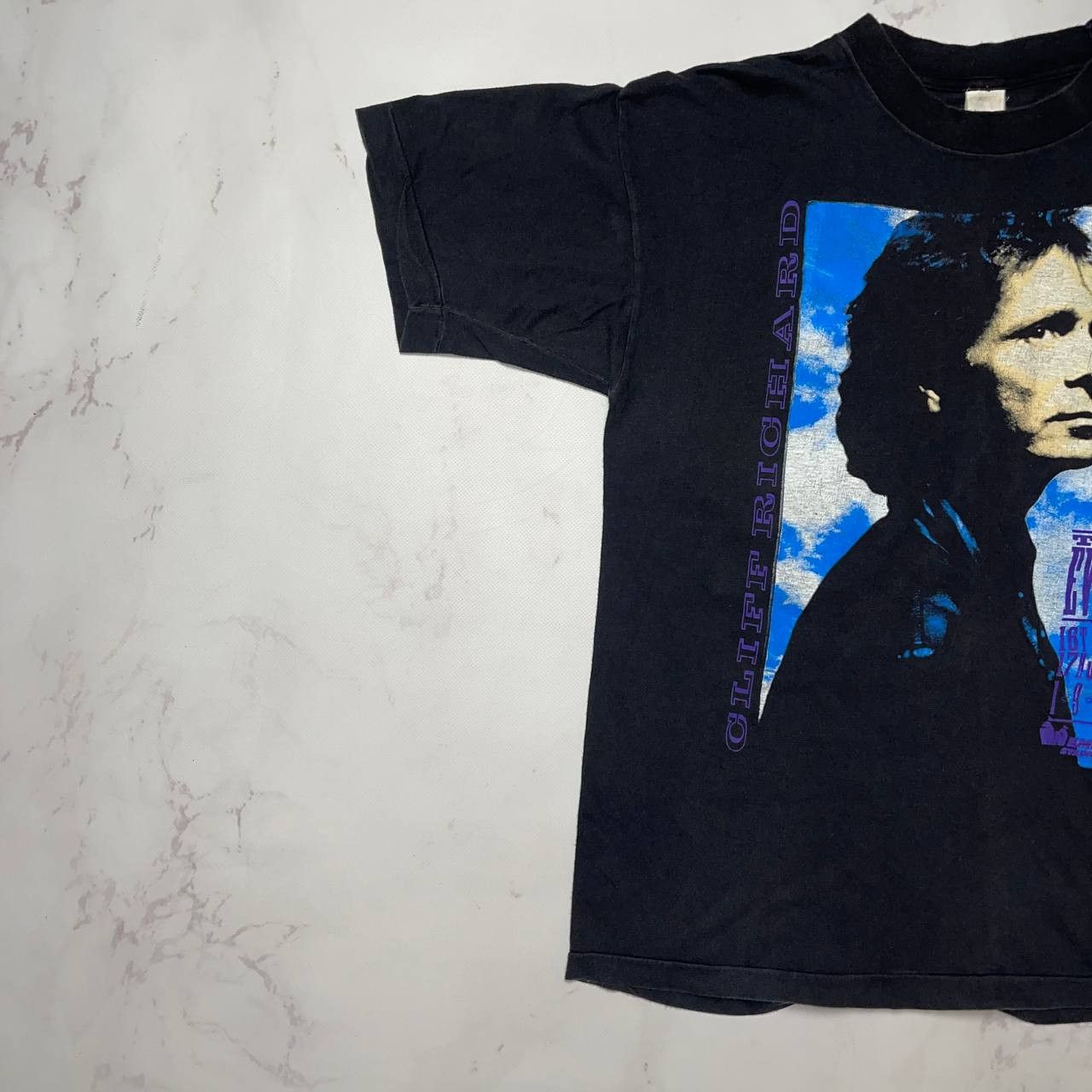 Vintage Cliff Richard 1989 rock band tour tee Vintage Size L Size US L / EU 52-54 / 3 - 4 Thumbnail