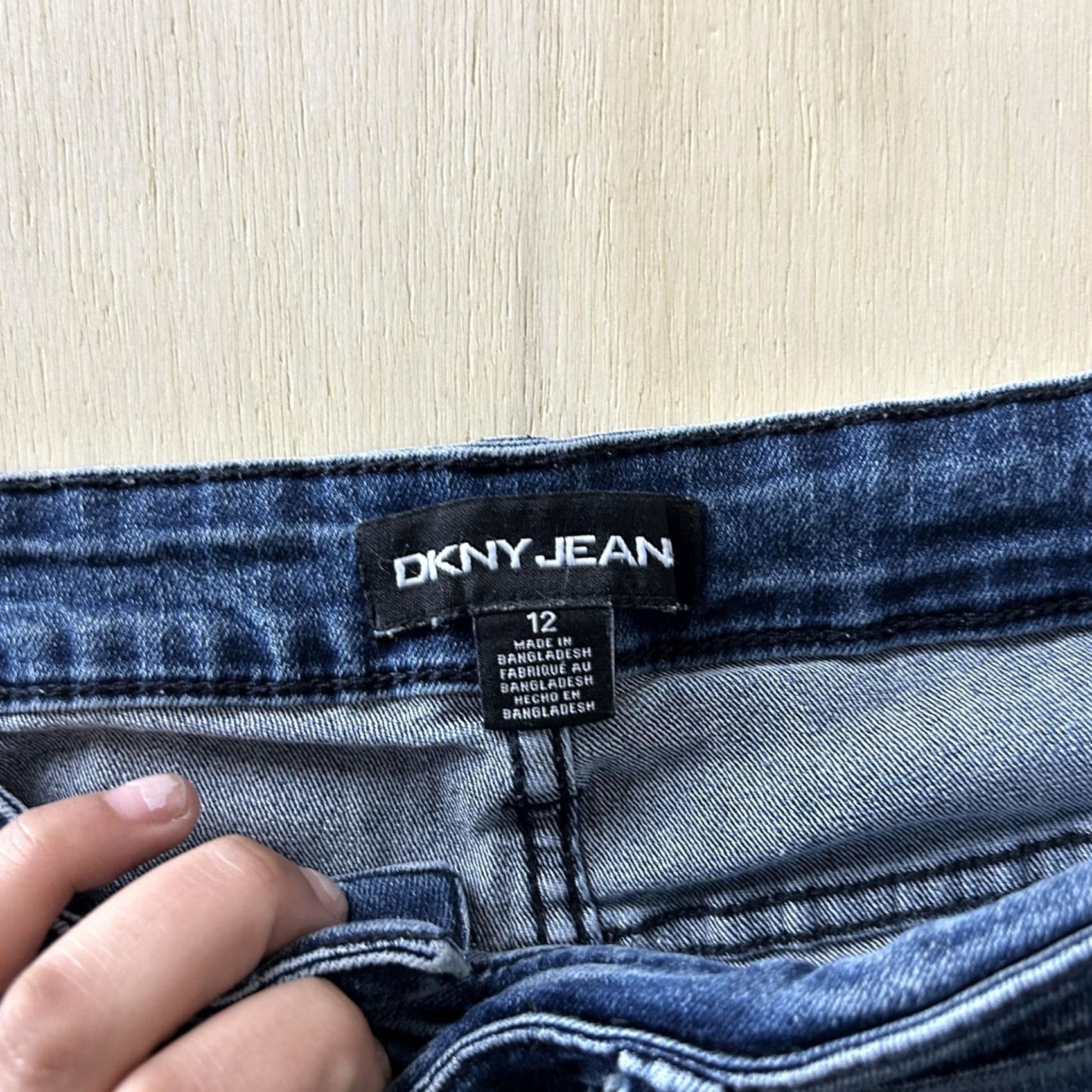 DKNY DKNY JEAN Shorts Bermuda Denim Blue 12 Womens 5-Pocket Stretch Cuffed Size 34" / US 12 / IT 48 - 3 Thumbnail