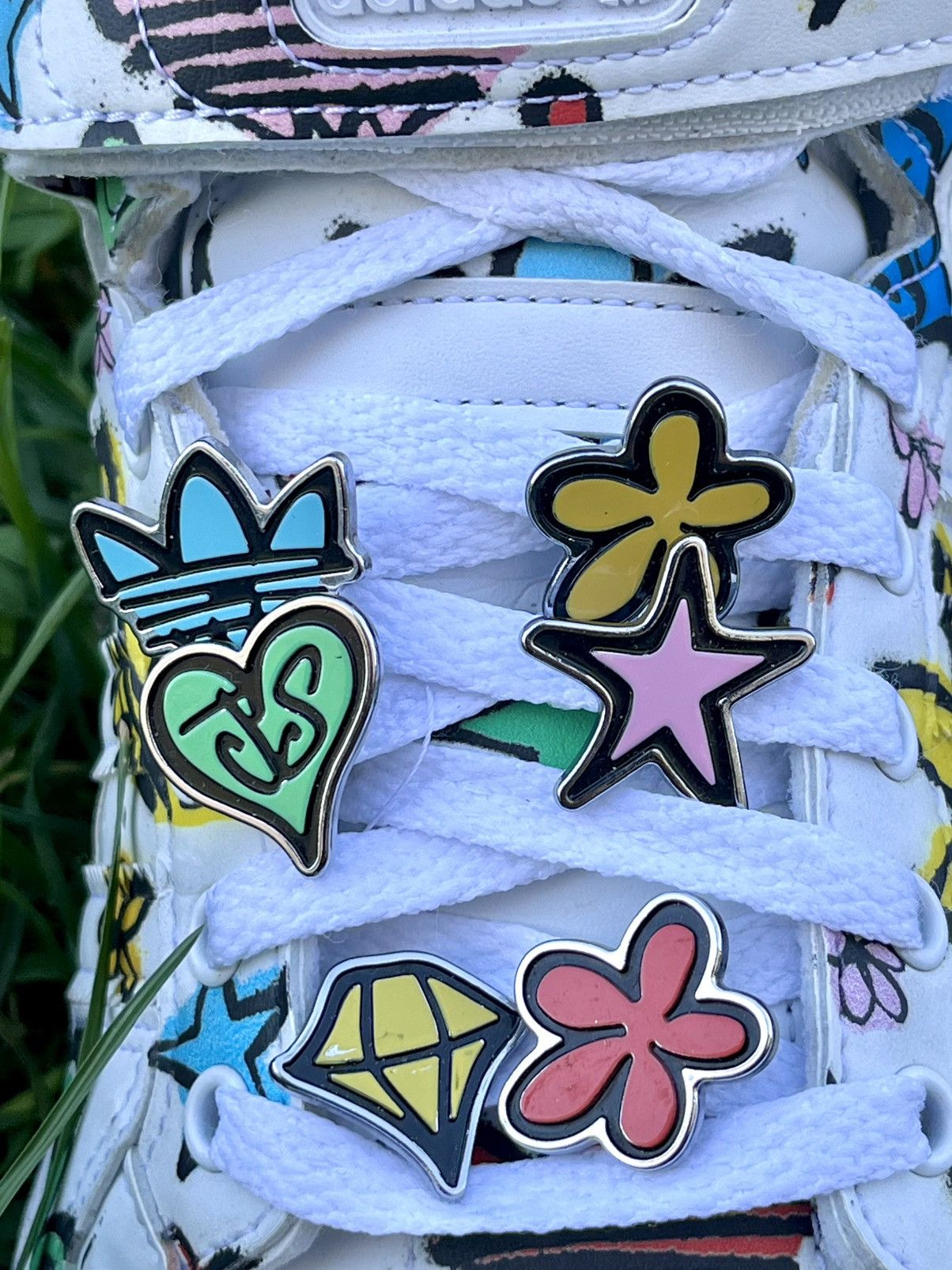 Adidas × Jeremy Scott Adidas x Jeremy Scott Forum 84 Hi Mono – US 8 Size US 8 / EU 41 - 7 Thumbnail