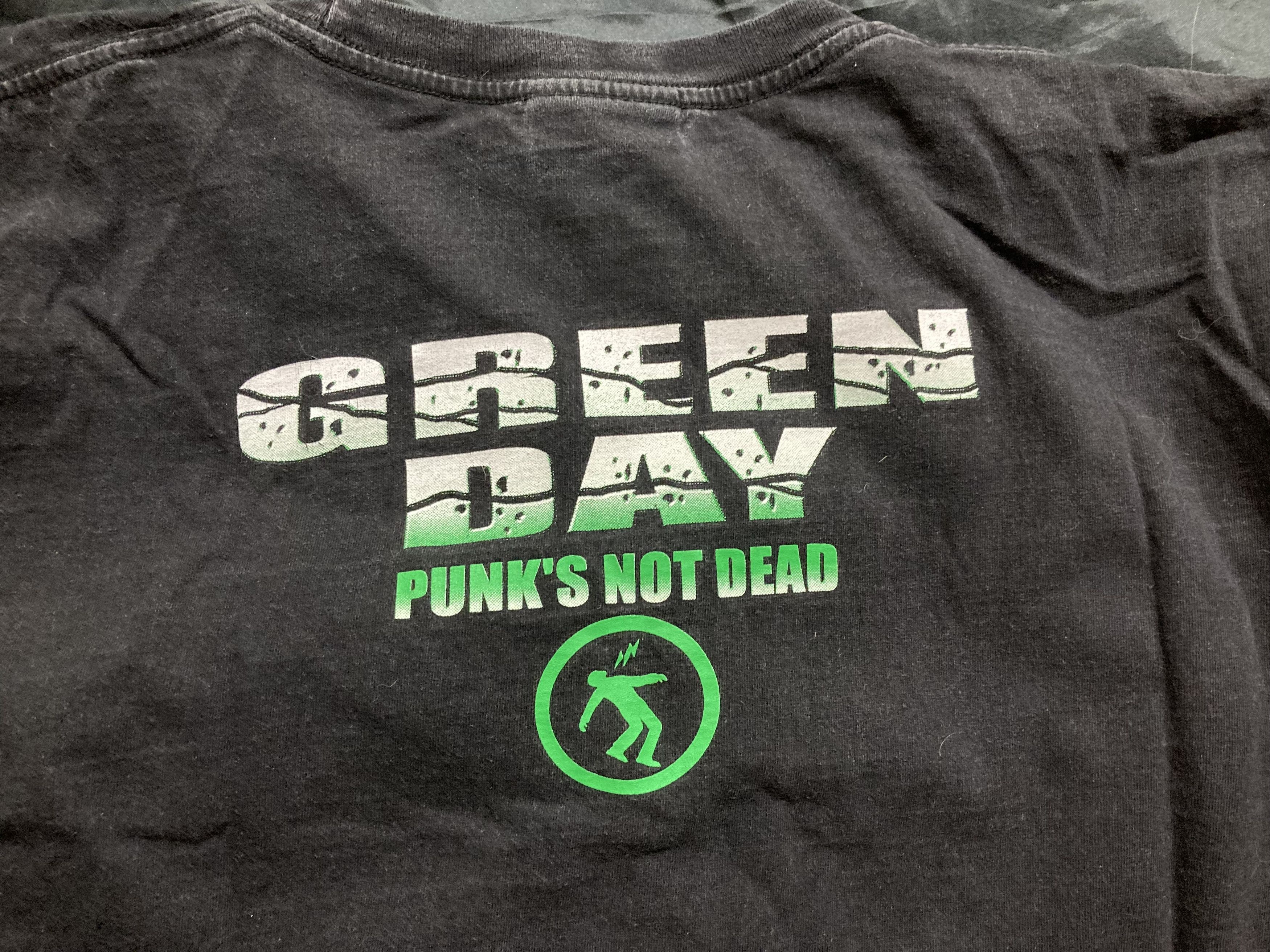 Band Tees Rock Chang Green Day Vintage Punk's Not Dead T-shirt Size US XL / EU 56 / 4 - 9 Thumbnail