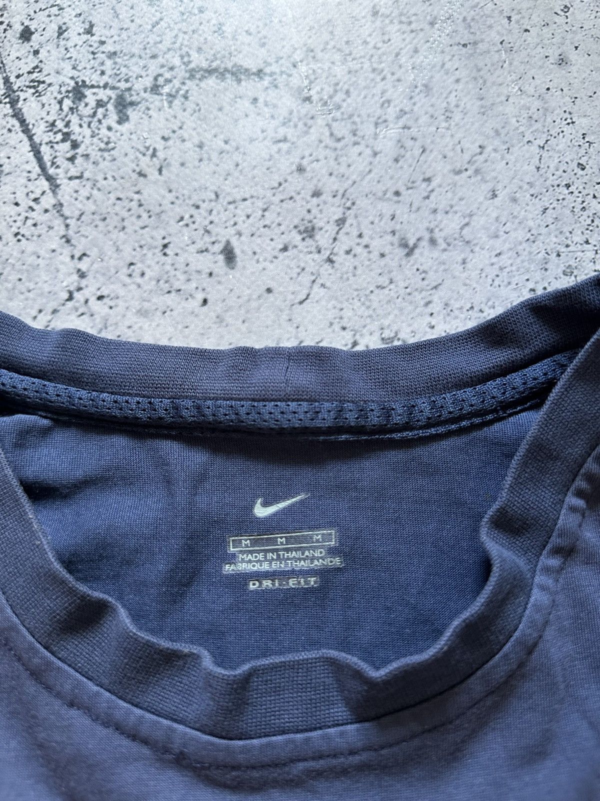 Vintage Vintage Nike Center Logo Drill Long Sleeve T-shirt Y2K USA Size US M / EU 48-50 / 2 - 3 Thumbnail