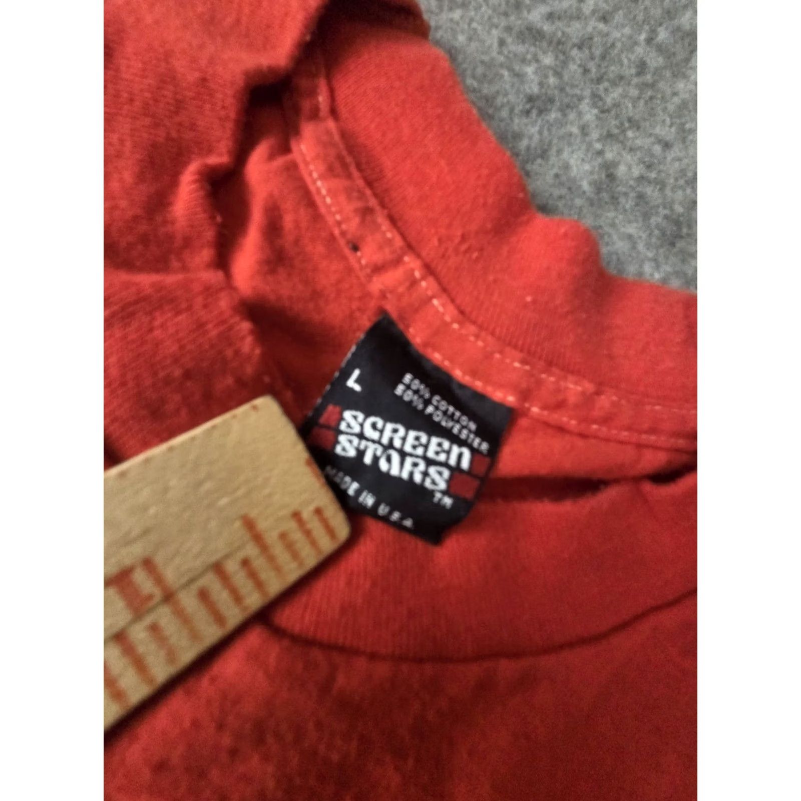 Vintage VINTAGE Alan Ayckbourn Play T Shirt Red USA Large Single Stitch Unisex Adults Short Sleeve Stitch 90s Theme ©️ Size US L / EU 52-54 / 3 - 3 Thumbnail