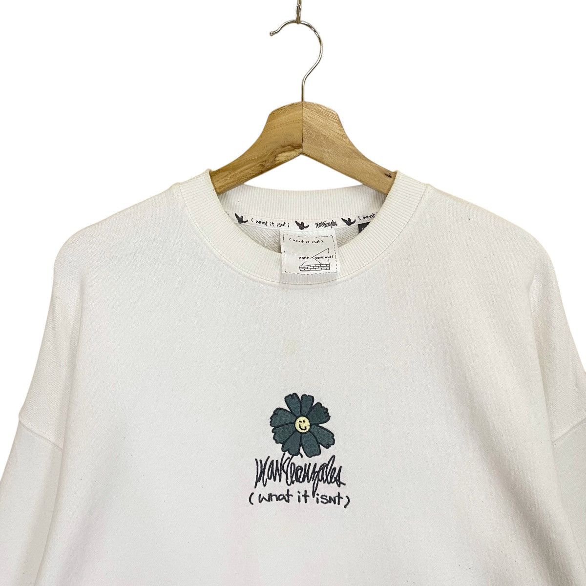 Japanese Brand Mark Gonzales Big Logo Crewneck Sweatshirt Size L Size US L / EU 52-54 / 3 - 7 Thumbnail