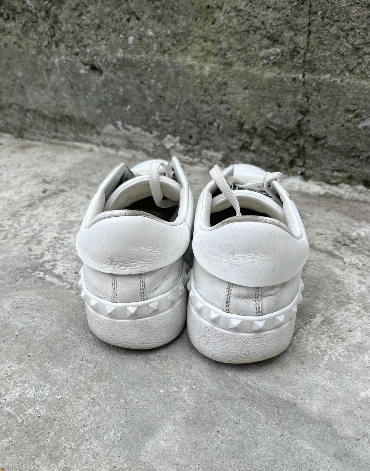 Valentino Valentino Garavani pantera low top leather sneakers Size US 7 / IT 37 - 4 Thumbnail