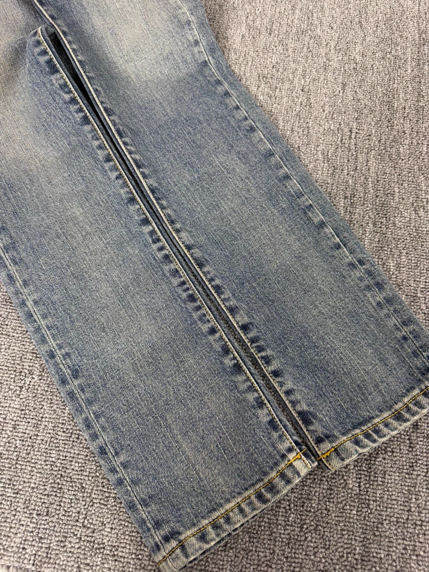 Saint Laurent Paris SLP 13fw 27 cat whisker distressed denim new w/ tags Size 27" / US 4 / IT 40 - 4 Thumbnail