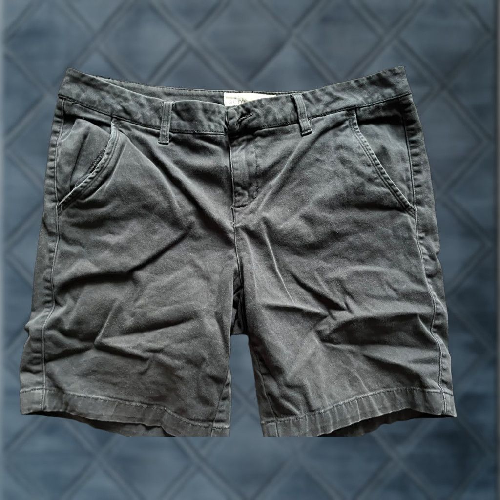 Vintage VINTAGE Aéropostale Women Black Flat Front Folded Cuff Casual Chino Shorts 16 Size 38" / US 16 / IT 52 - 1 Thumbnail