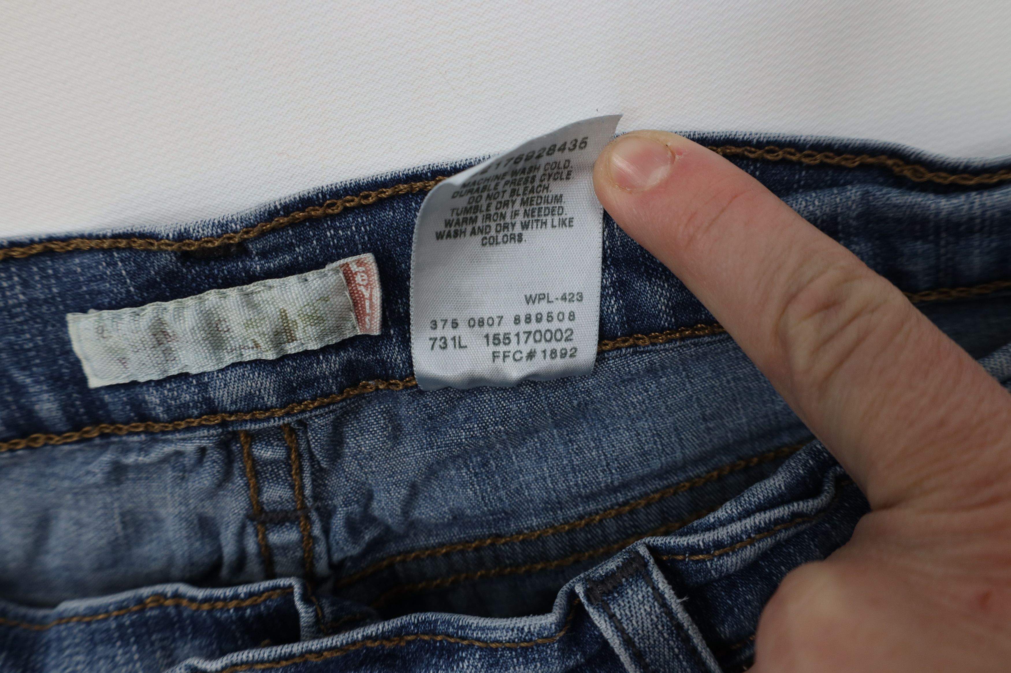 Levi's Vintage Y2K Levis 548 Slimming Stretch Flared Jeans Size 30" / US 8 / IT 44 - 8 Thumbnail