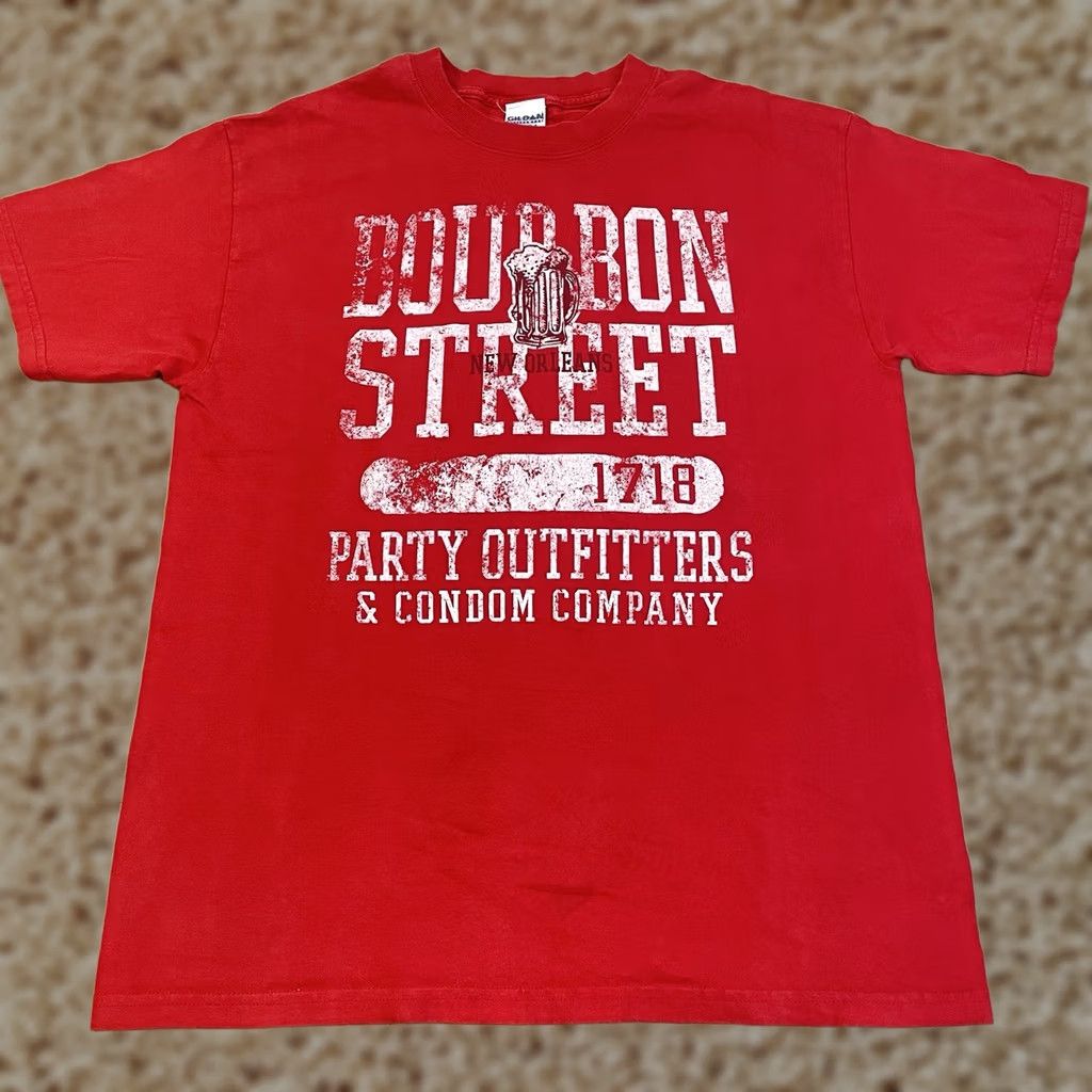 Gildan VINTAGE Bourbon Street Shirt Men Large Red 90s Nike? Size US L / EU 52-54 / 3 - 1 Thumbnail