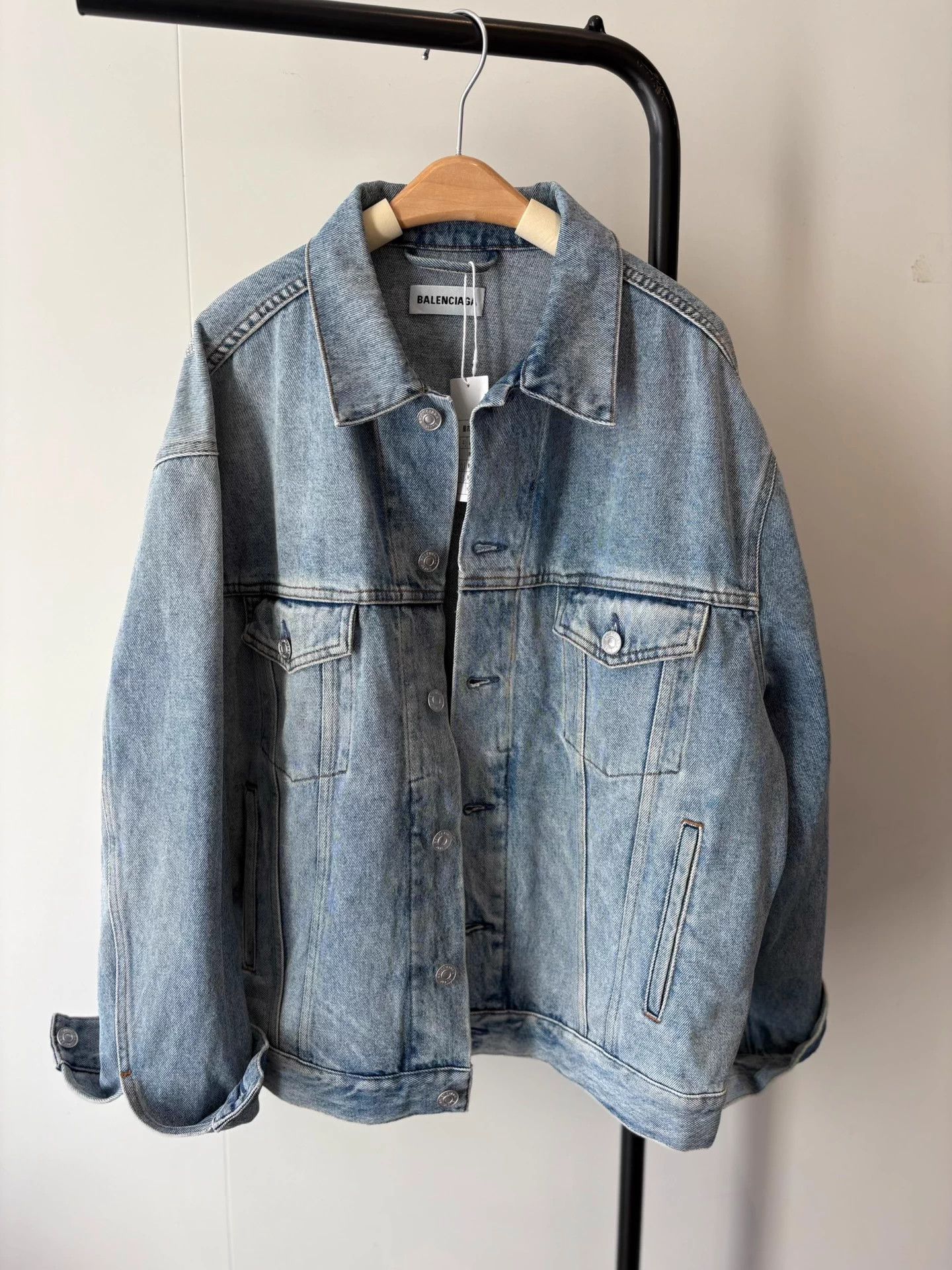 Balenciaga BALENCIAGA Back Crystal Logo Light Blue Denim Jkt36 Size XL / US 12-14 / IT 48-50 - 1 Thumbnail