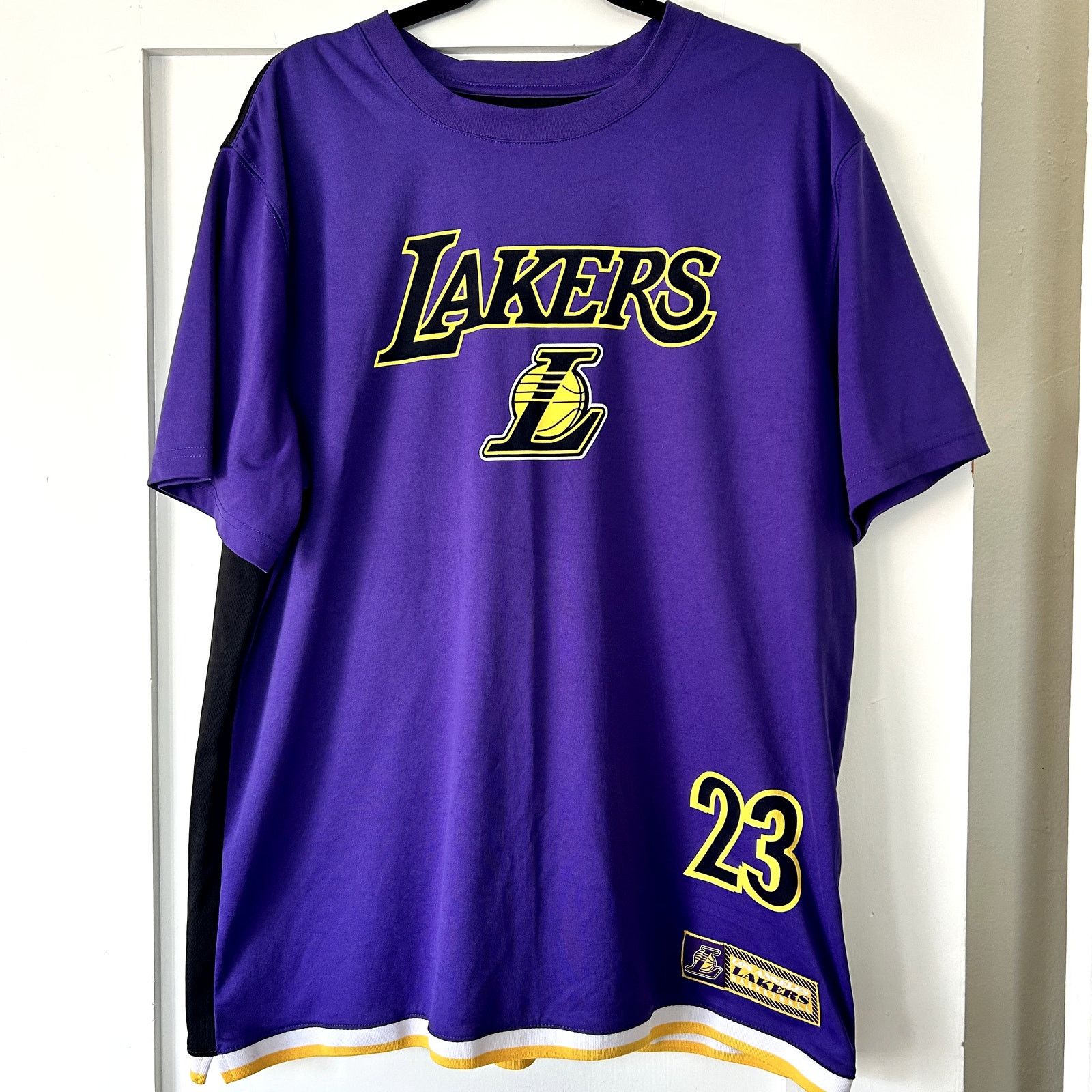 NBA Men's Lebron James 23 sports shirt XL Size US XL / EU 56 / 4 - 1 Thumbnail