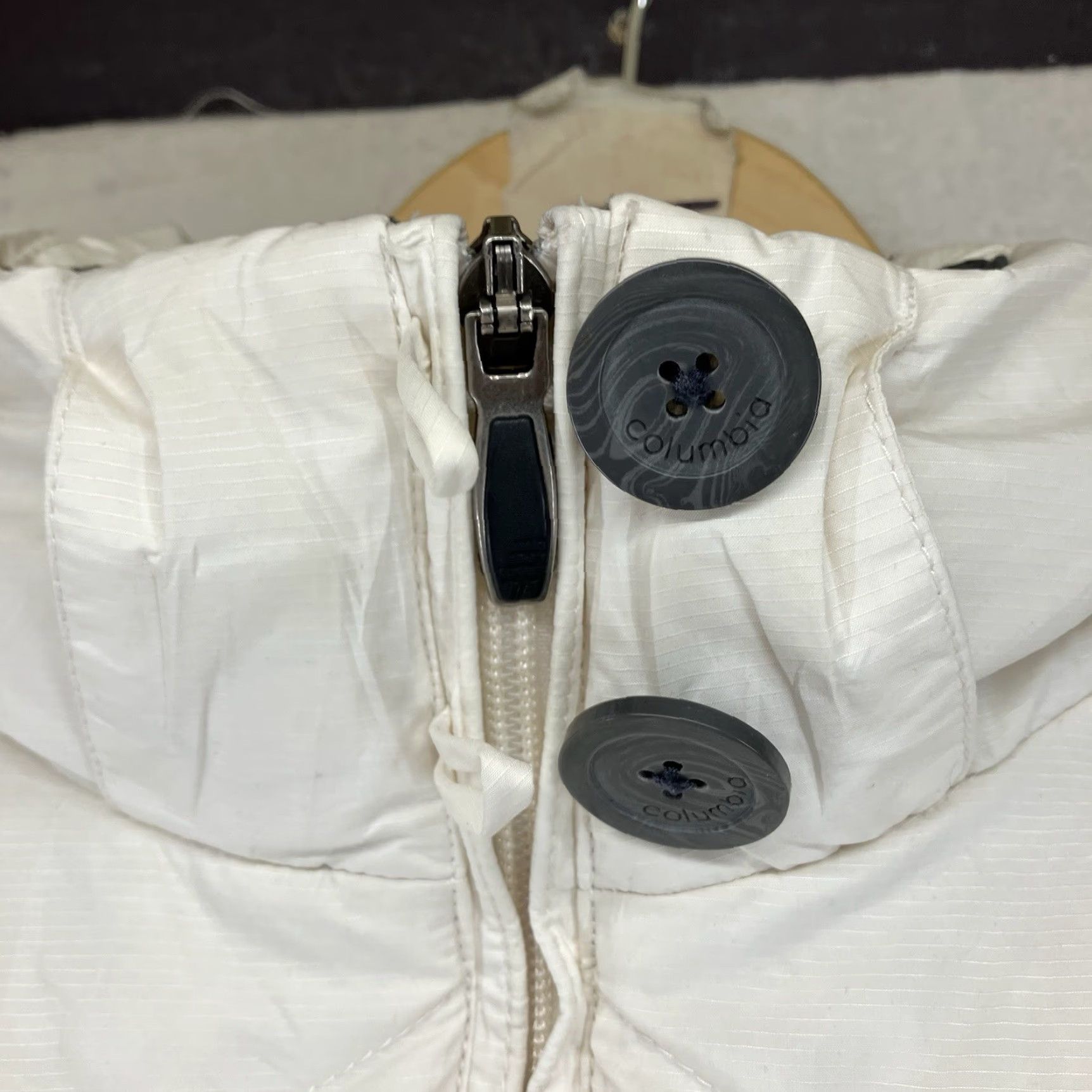 Vintage Columbia Women's Medium DOWN Insulated Hooded Quilted Vest TITANIUM Jacket Size M / US 6-8 / IT 42-44 - 7 Thumbnail