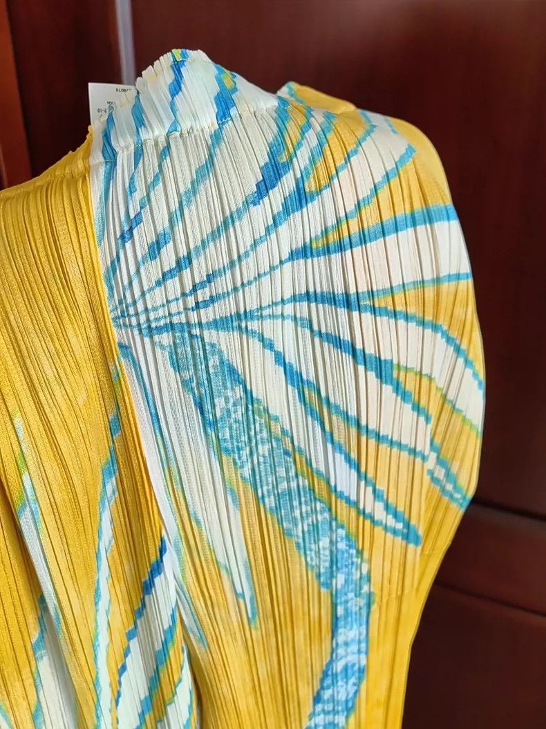 Issey Miyake Issey Miyake size:3 Yellow palm tree pleated straight-leg Size 23" - 7 Thumbnail