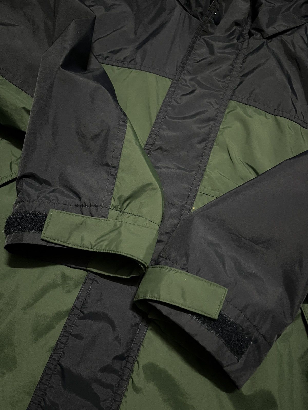GU 🔥GU Multicolour Zipper Jacket Waterproof Size US L / EU 52-54 / 3 - 7 Thumbnail
