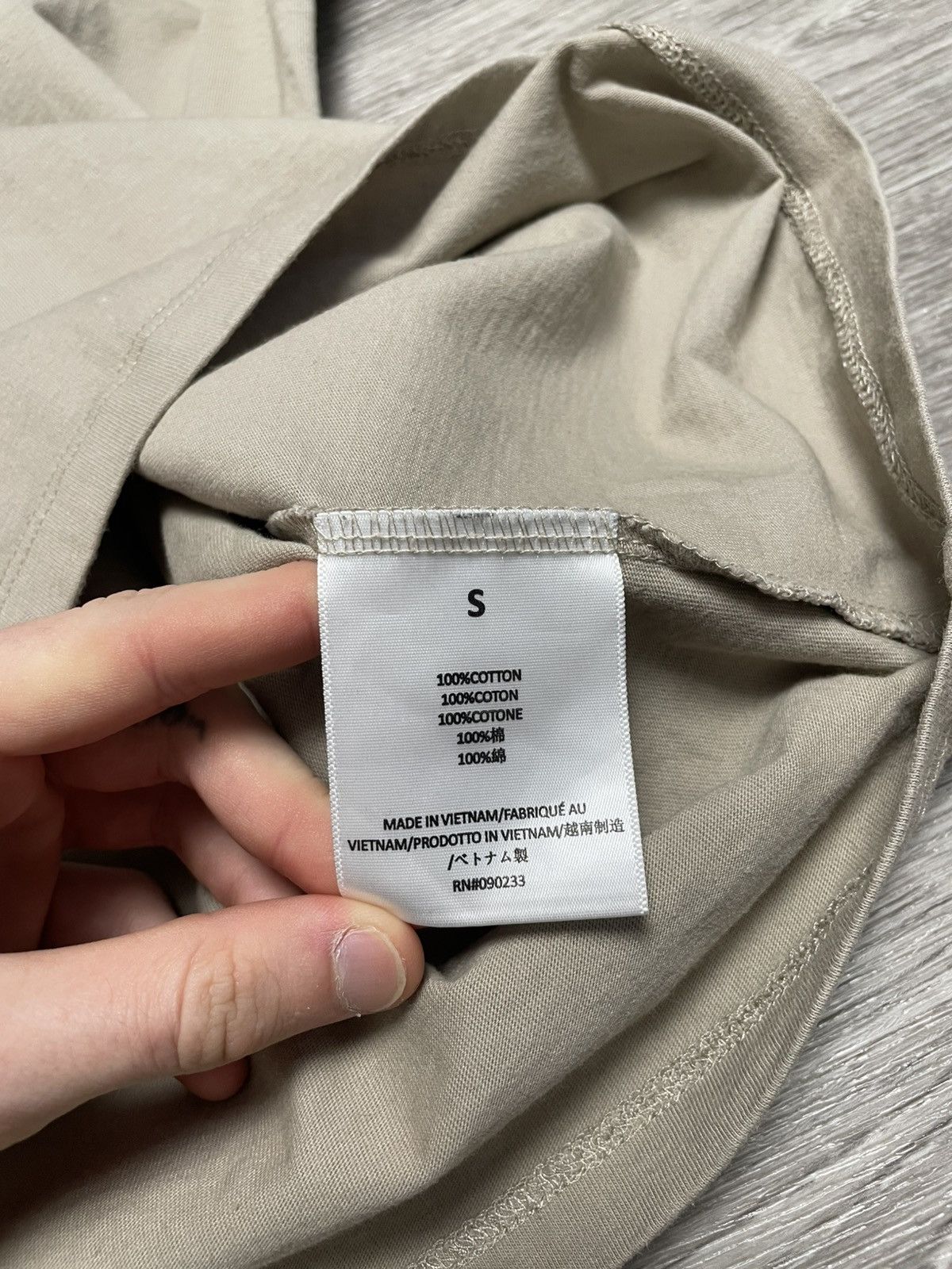 Essentials Fear Of God Essentials Beige Reflective Logo Long Sleeve Tee Size US S / EU 44-46 / 1 - 17 Thumbnail