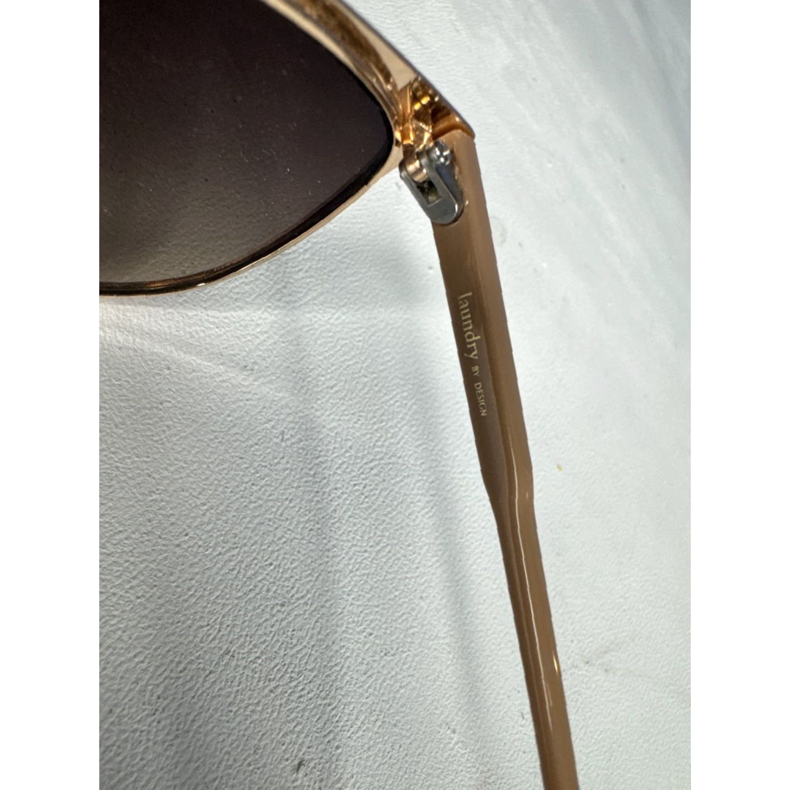 Vintage Laundry by Design Sunglasses Cat Eye Frames Only Lens Scratches Tan Gold Women Size ONE SIZE - 5 Thumbnail
