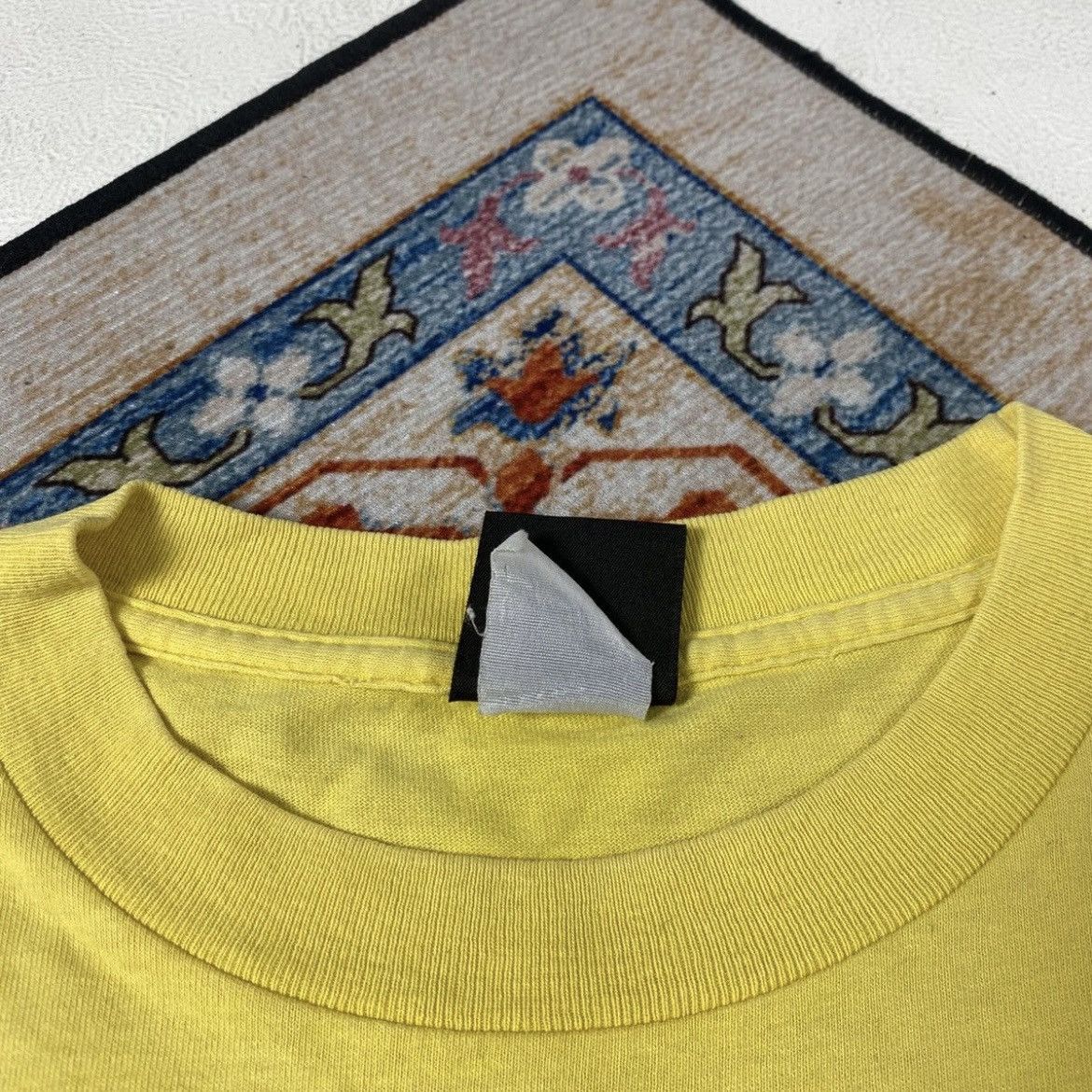 4GSELLER Vintage aero smith yellow tshirt band Size US M / EU 48-50 / 2 - 7 Thumbnail