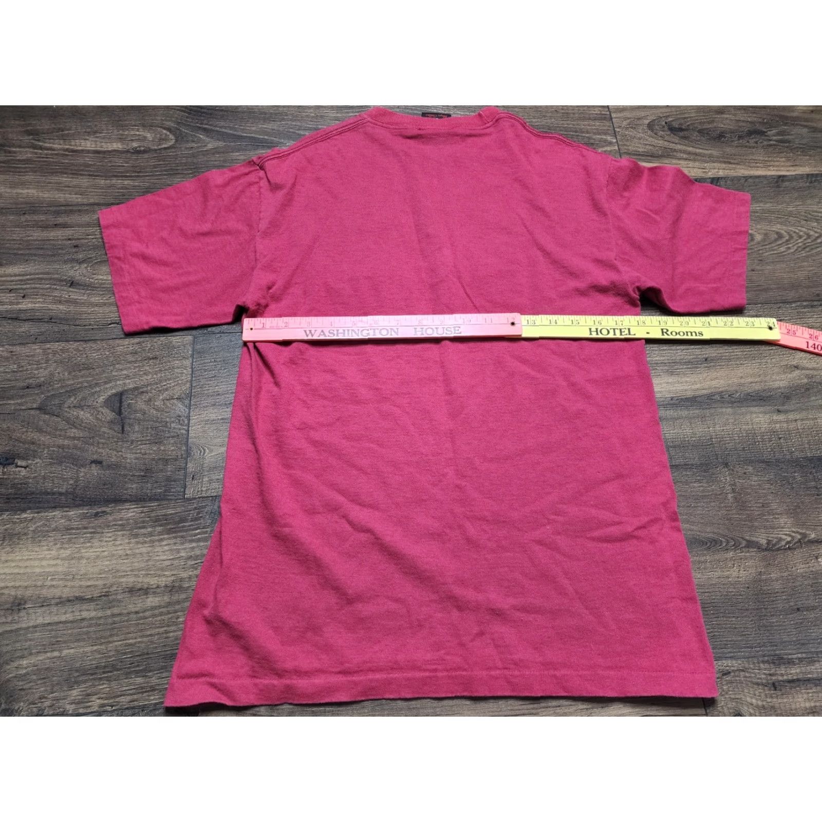 Vintage VINTAGE 1990s Signal Sport Yellowstone National Park Embroidered Crew Neck T-Shirt Men M Red Outdoors Outside Vintage Shirt Size US M / EU 48-50 / 2 - 2 Thumbnail