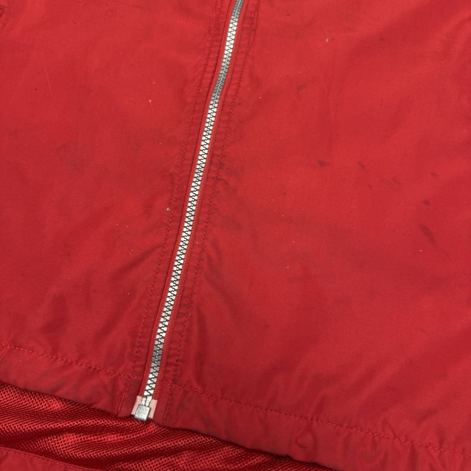 Tommy Hilfiger Vintage Hilfiger Athletic Windbreaker Jacket Mens L Red Size US L / EU 52-54 / 3 - 5 Thumbnail