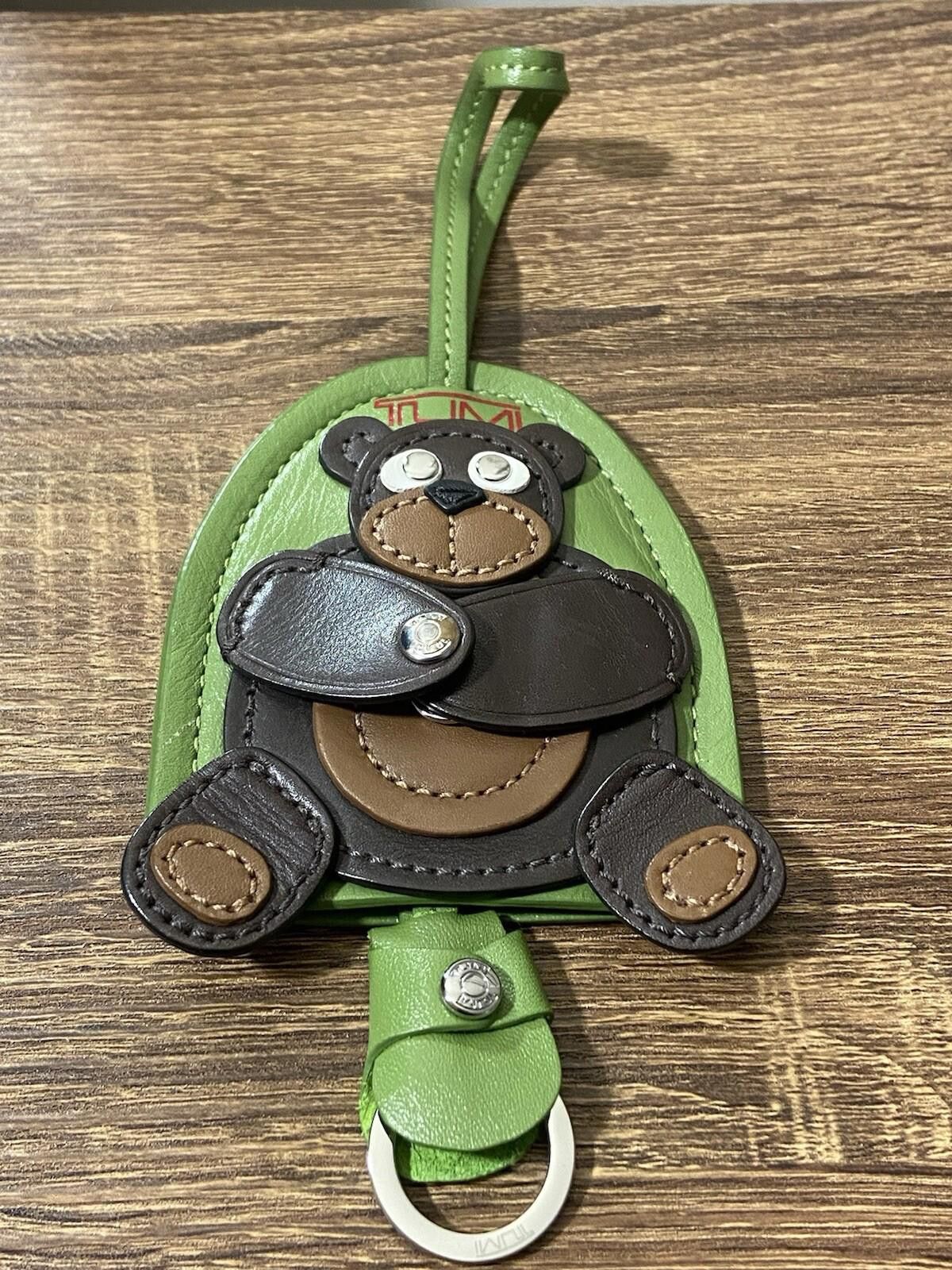 Tumi Rare cute Tumi green leather brown bear keychain bag charm Size ONE SIZE - 2 Thumbnail