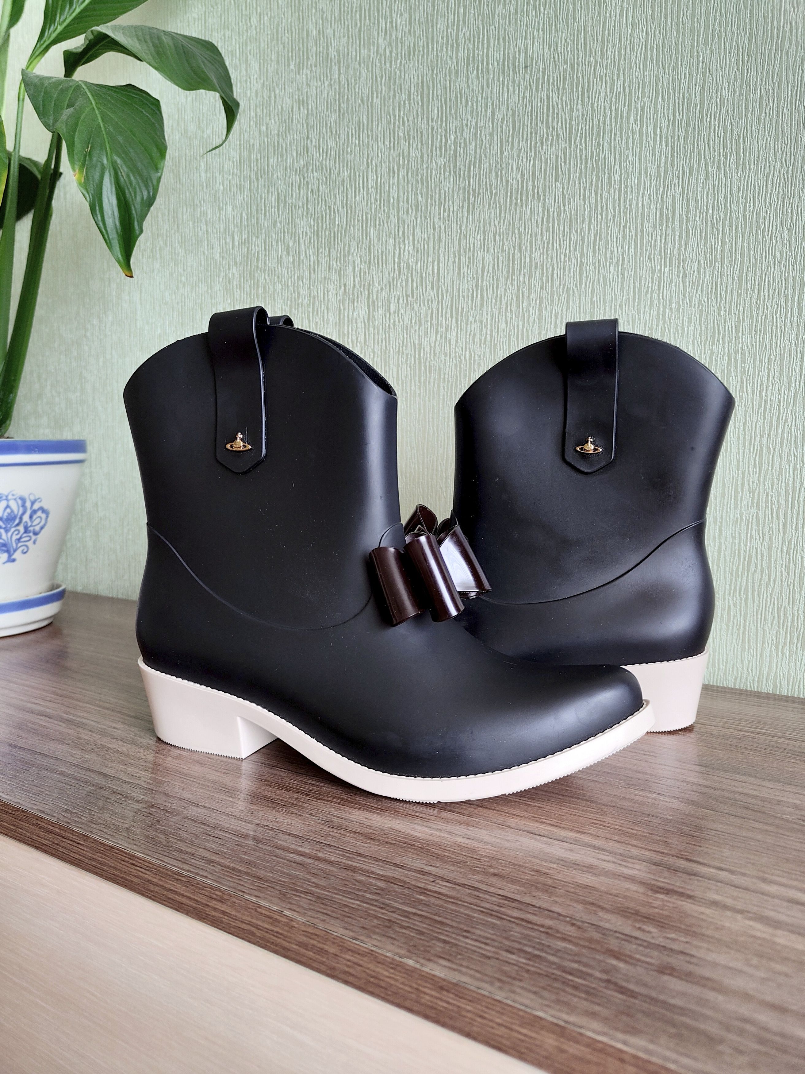Melissa × Vivienne Westwood Vivienne Westwood + Melissa Women's Rubber Boots Size US 7 / IT 37 - 4 Thumbnail
