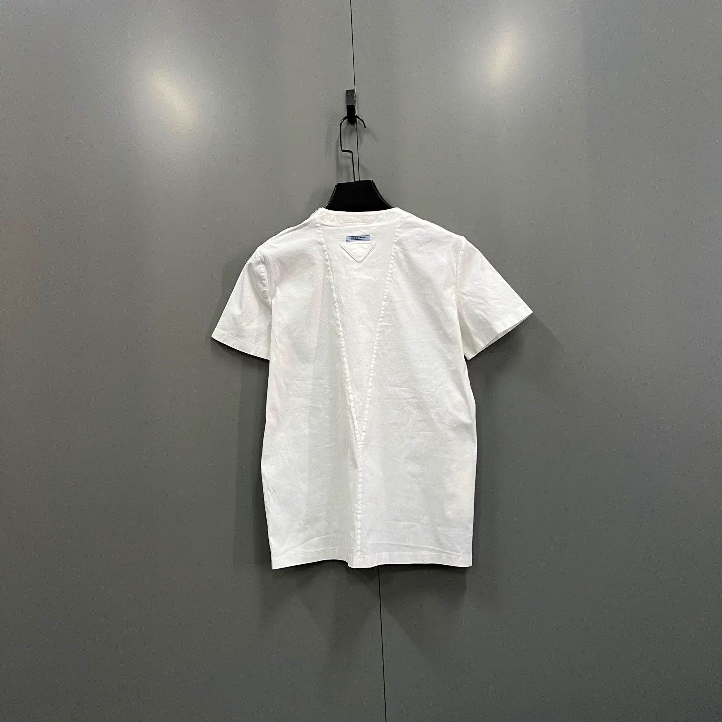 Prada PRADA white back triangle patch logo short 42 EU Size M / US 6-8 / IT 42-44 - 3 Thumbnail