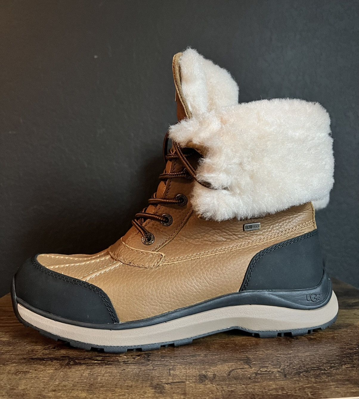 Ugg UGG Adirondack III Waterproof Cold Weather Booties Size US 9 / IT 39 - 8 Thumbnail