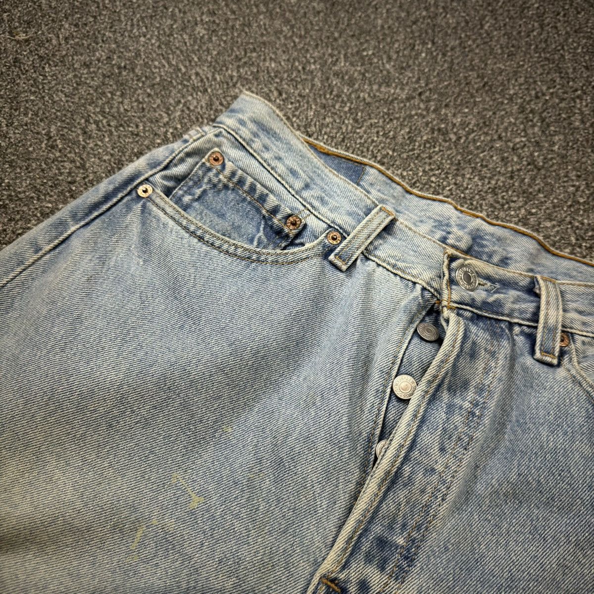 Levi's Vintage Clothing Vintage 1998 Levis 501 Aging Faded Dirty Denim Made in USA Size US 32 / EU 48 - 13 Thumbnail