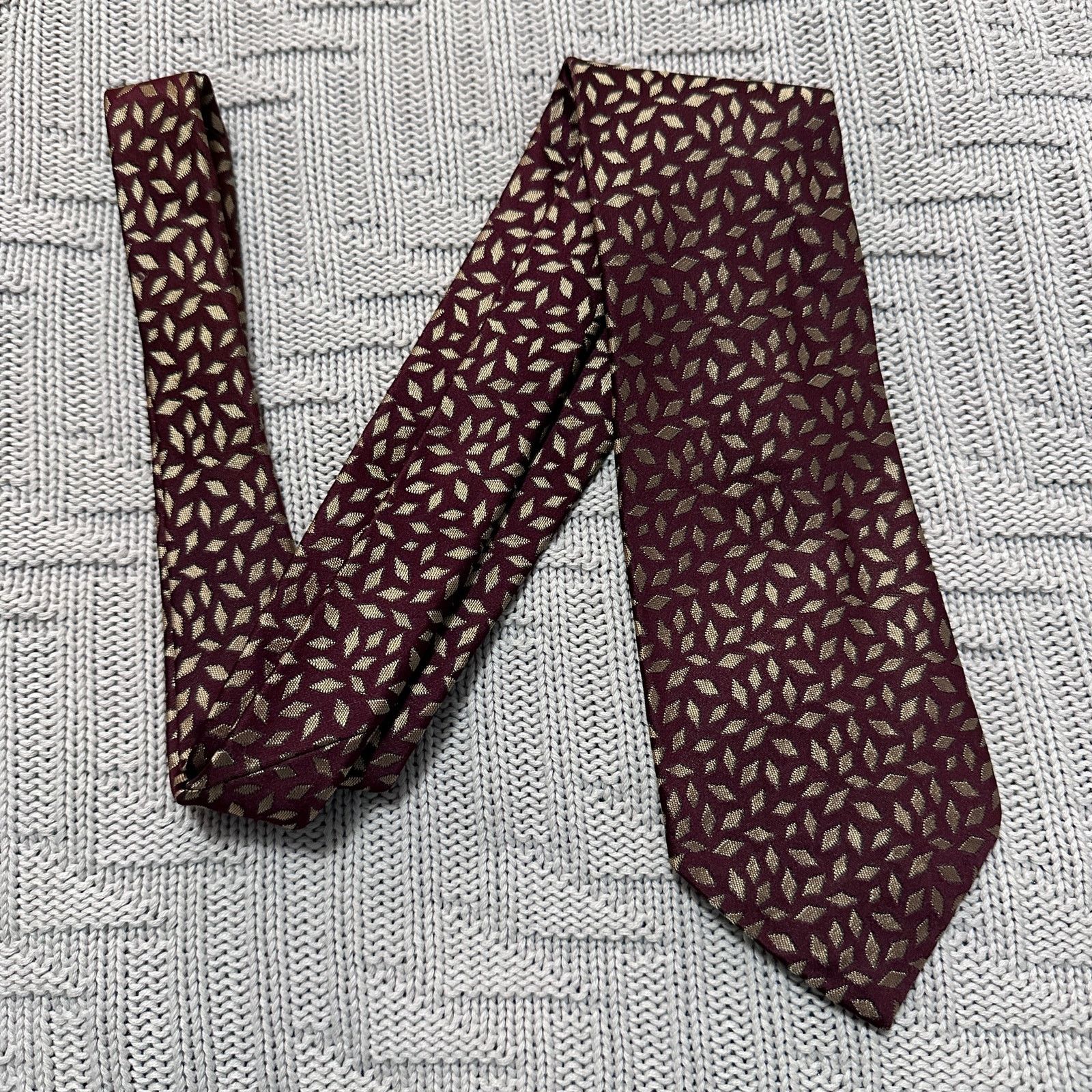 Paul Stuart Paul Stuart maroon and gold geometric print Italian silk tie Size ONE SIZE - 1 Thumbnail