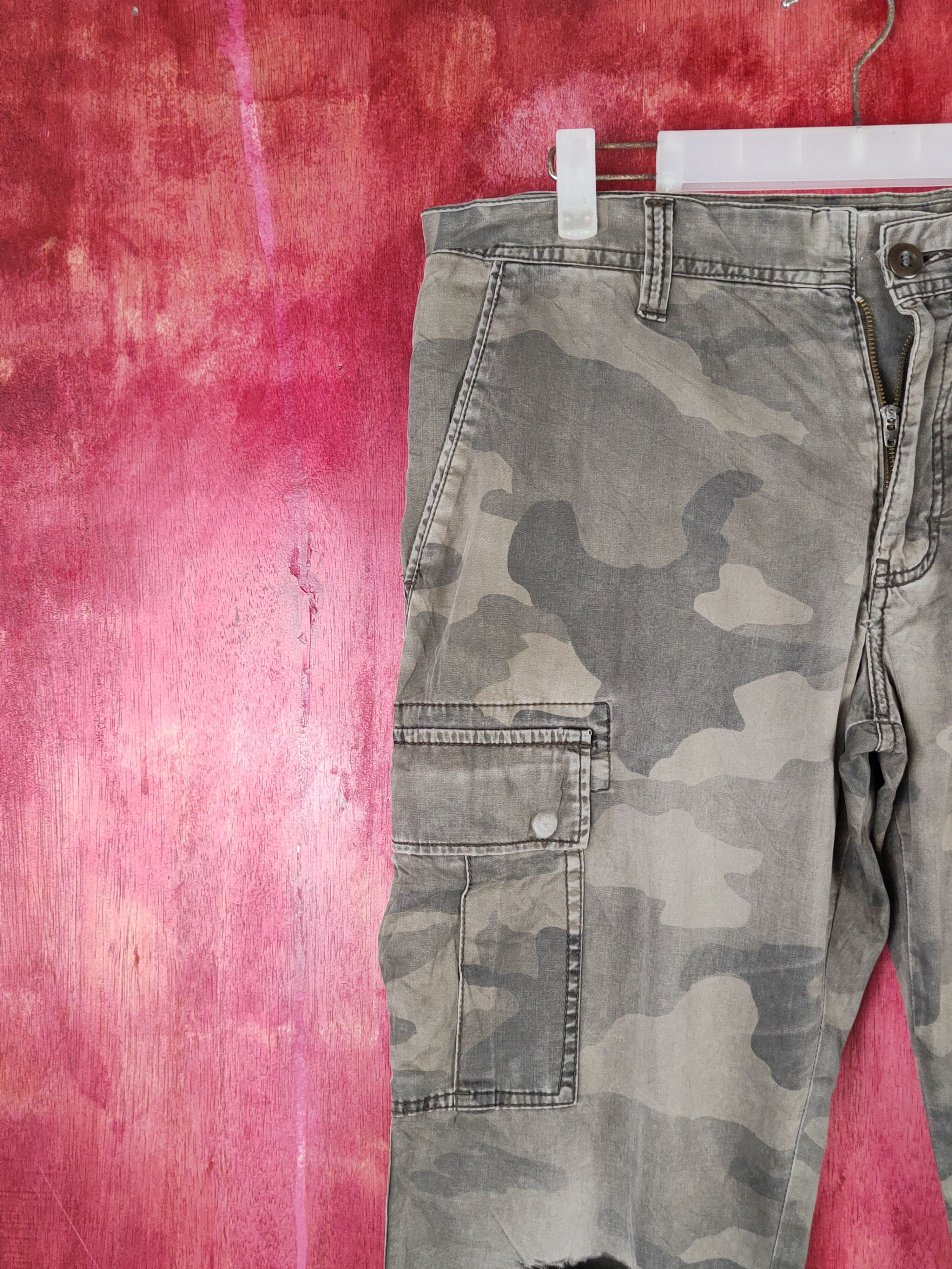 Japanese Brand Uniqlo Camouflage Multipocket Tactical Cargo Pants #1423 Size US 33 - 3 Thumbnail