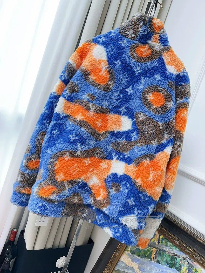 Louis Vuitton Louis Vuitton New blue and orange camouflage smudged logo Size US XS / EU 42 / 0 - 2 Thumbnail