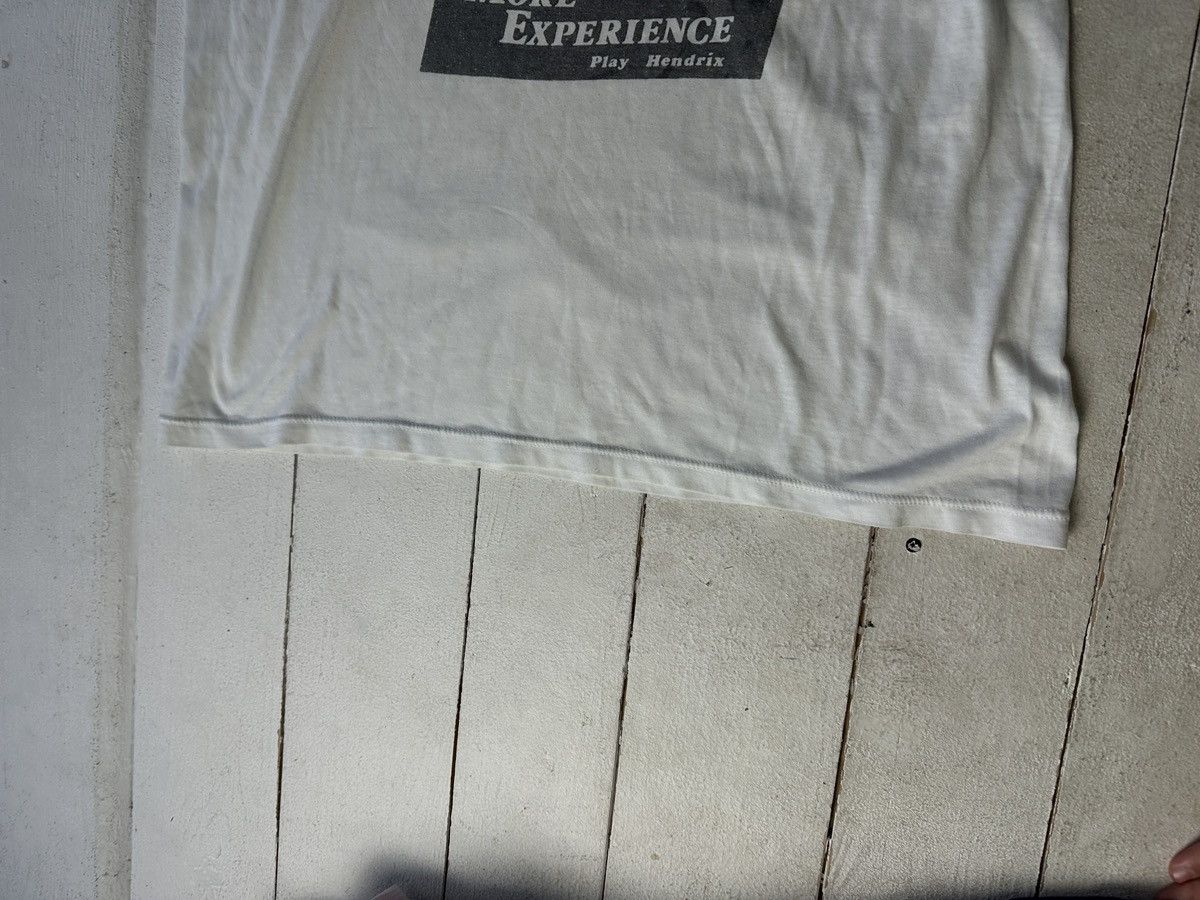 Band Tees 🚨VNTG Jimi Hendrix PAPER THIN WHITE MEN L TEE HOMENAJE Size US L / EU 52-54 / 3 - 3 Thumbnail