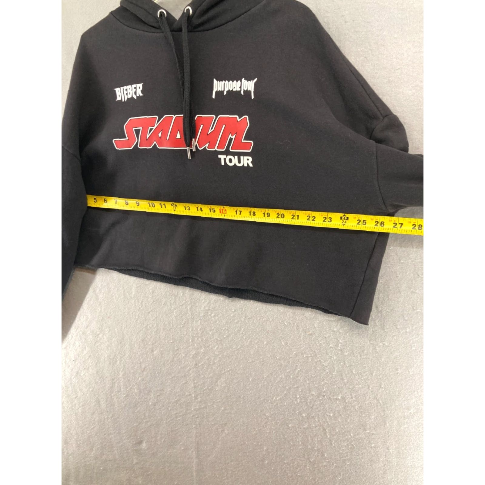 H&M VINTAGE Justin Bieber Hoodie Womens XL Cropped H&M Divided Purpose World Tour BLACK Shirt Womens XL Black Band Music Crop Tie-Front Hoodie Size XL / US 12-14 / IT 48-50 - 4 Thumbnail