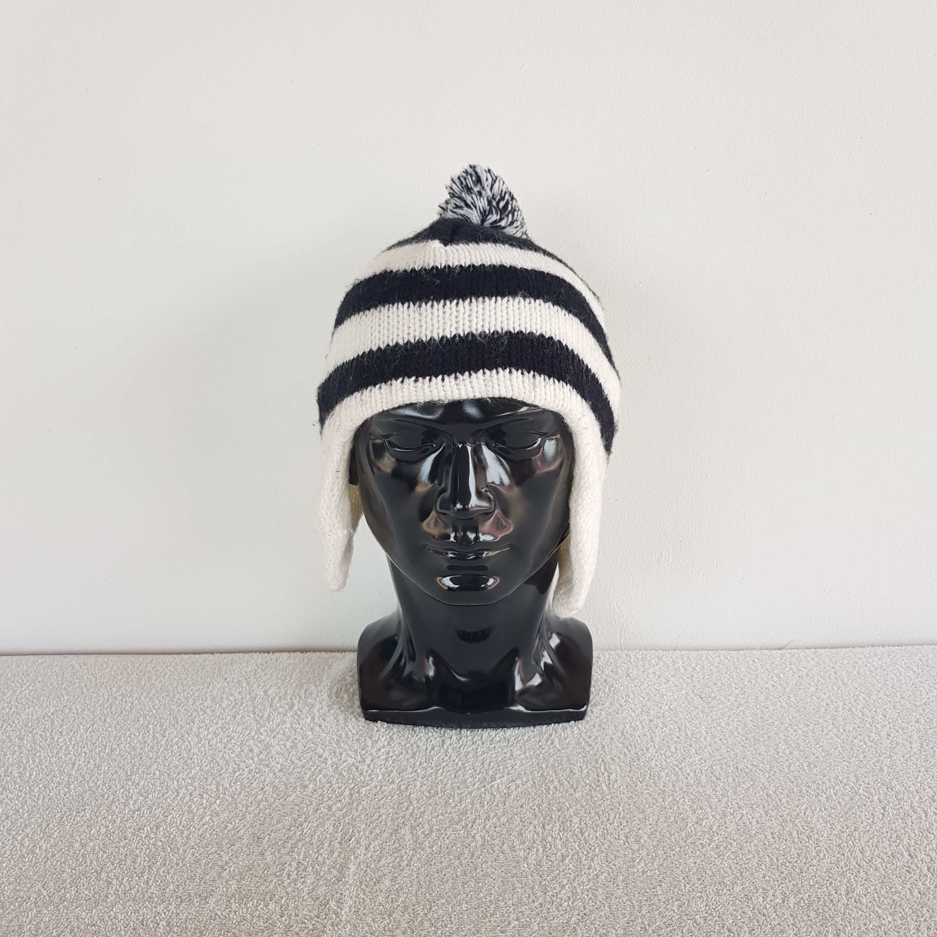 Comme Ca Ism Vintage Japanese Earflap Beanie Ribbed Pom Snow Caps Hats. Size ONE SIZE - 2 Thumbnail