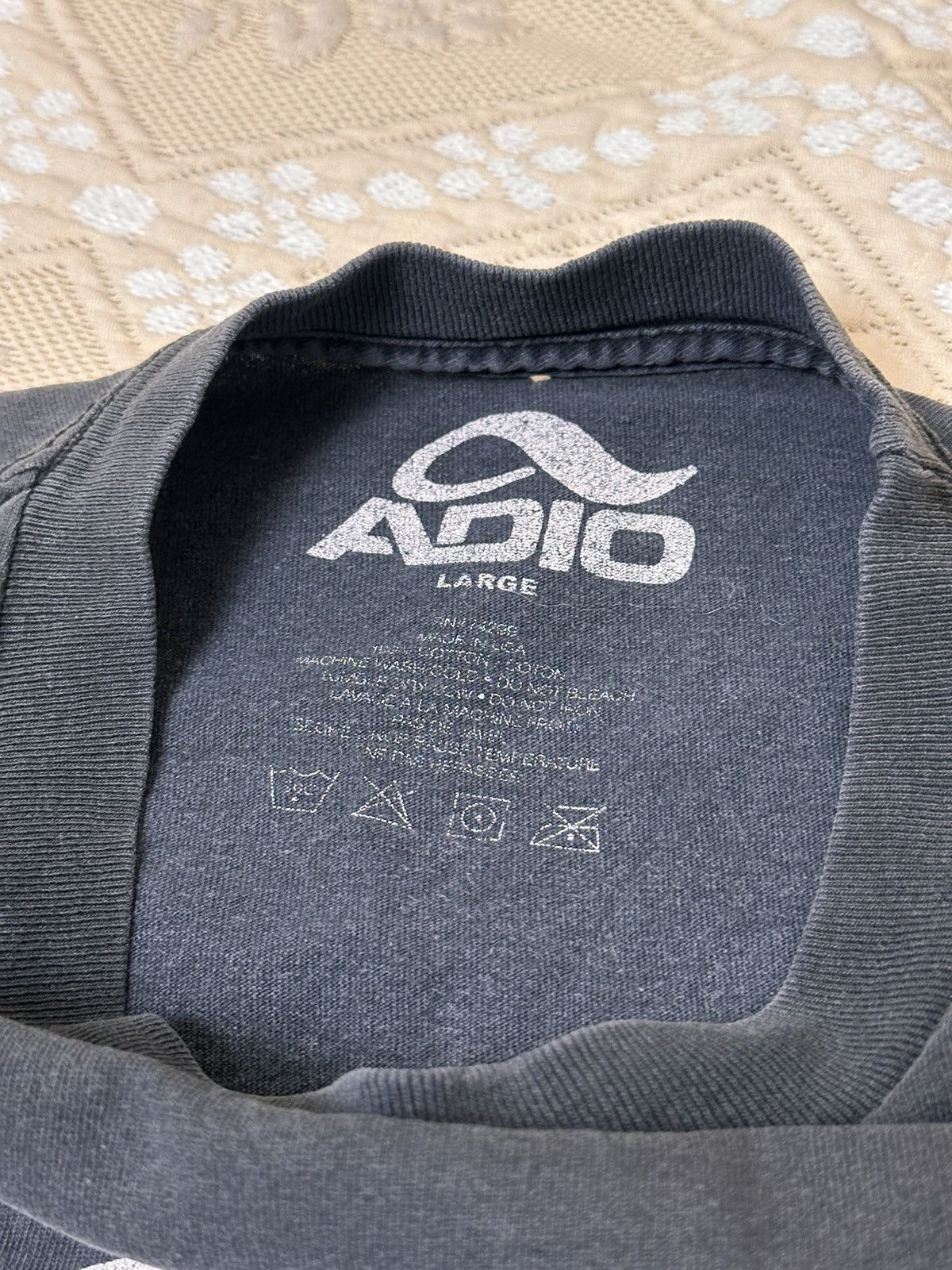 Vintage 🔥 Vintage 2000s Adio Skate Faded Washed T Shirt Logo USA Y2K Size US L / EU 52-54 / 3 - 3 Thumbnail