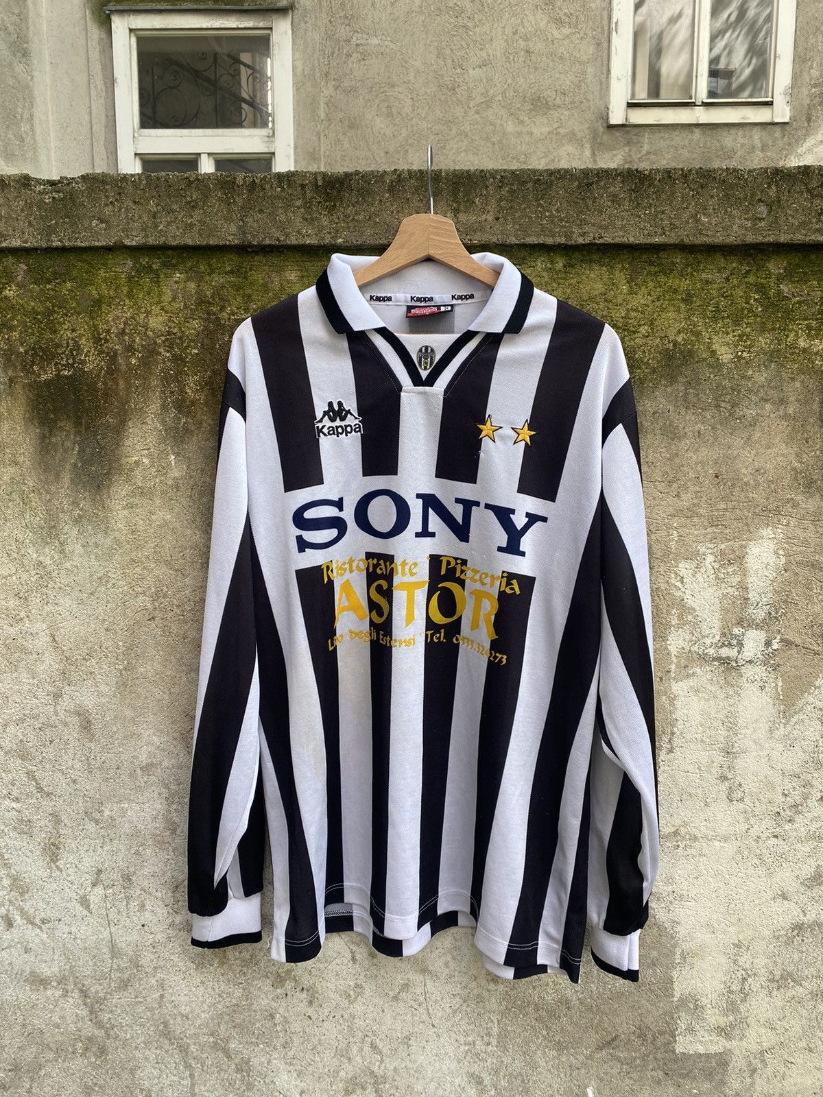 image of Vintage Juventus Kappa Jersey in Black, Men's (Size XL)