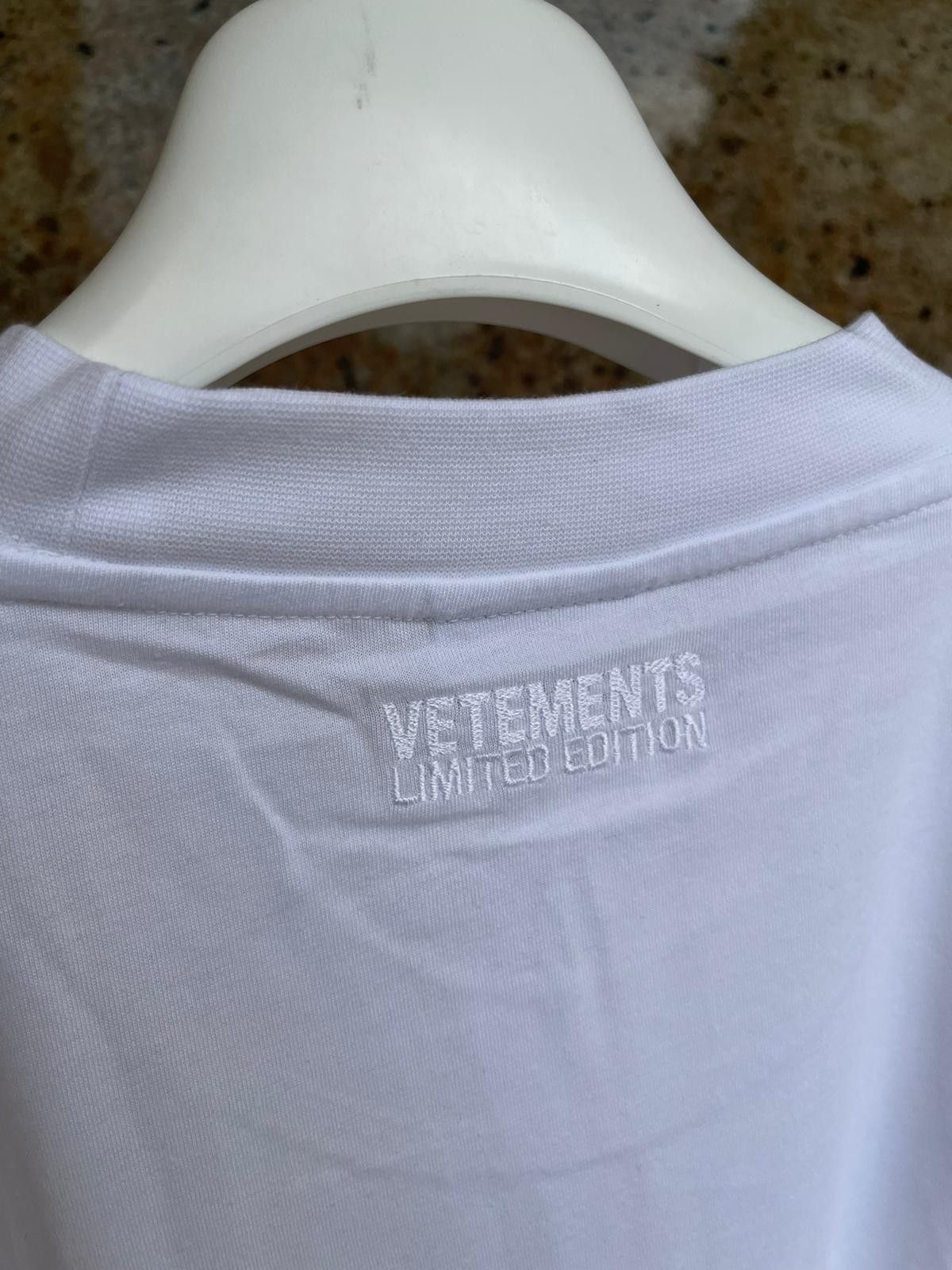 Vetements Sweet Logo T-Shirt SS in White Size US M / EU 48-50 / 2 - 10 Thumbnail