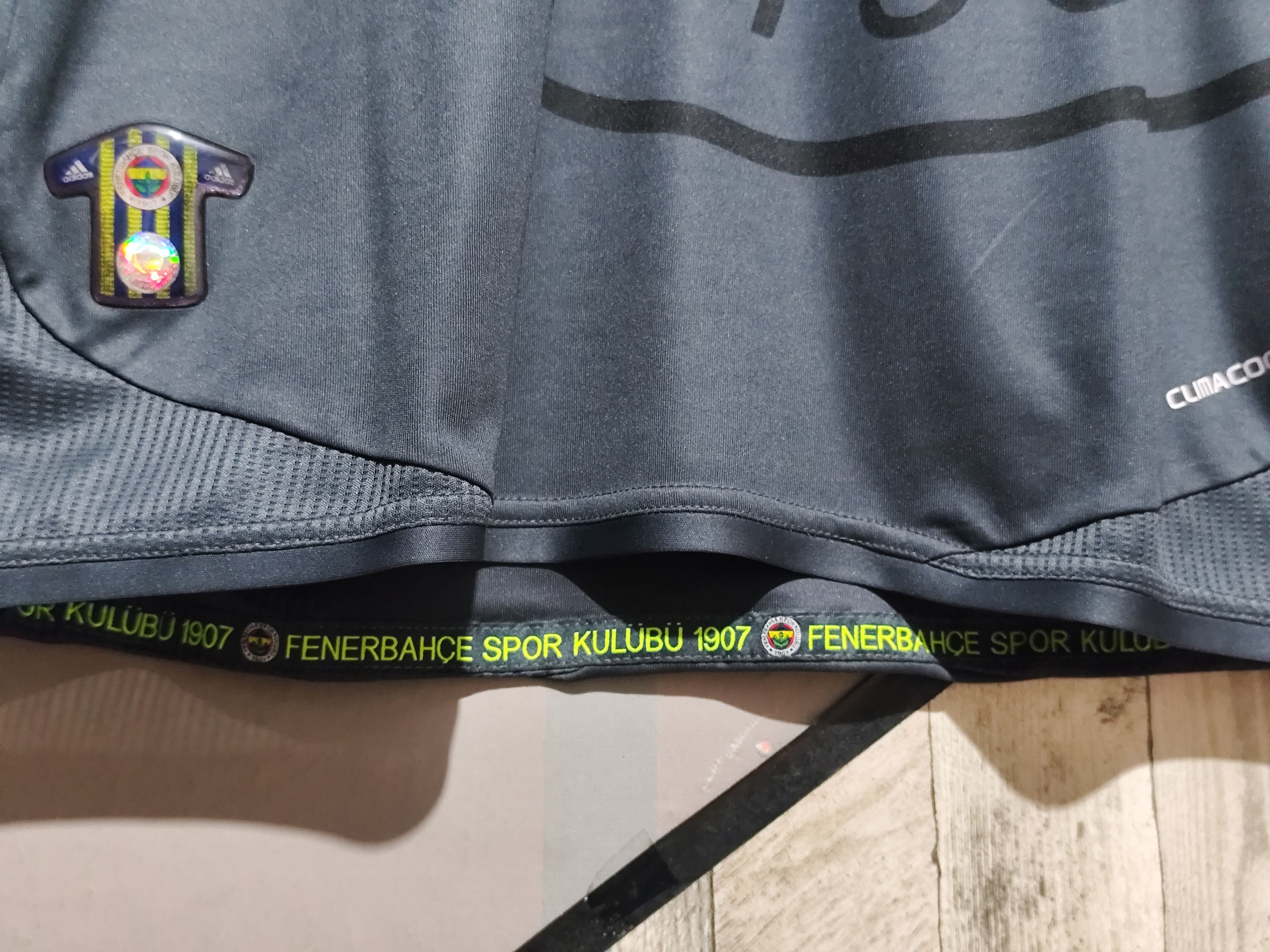 Adidas Adidas x Fenerbahce 2009-10 R. Carlos #3 Third Jersey Size US XL / EU 56 / 4 - 14 Thumbnail