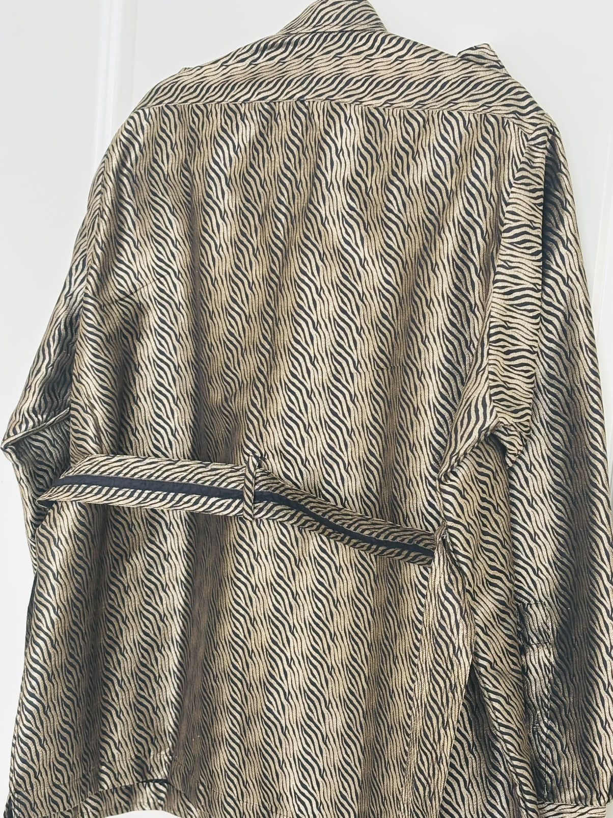 Designer Pure silk Black & Gold Unisex Jacket with Zebra pattern Size US L / EU 52-54 / 3 - 9 Thumbnail