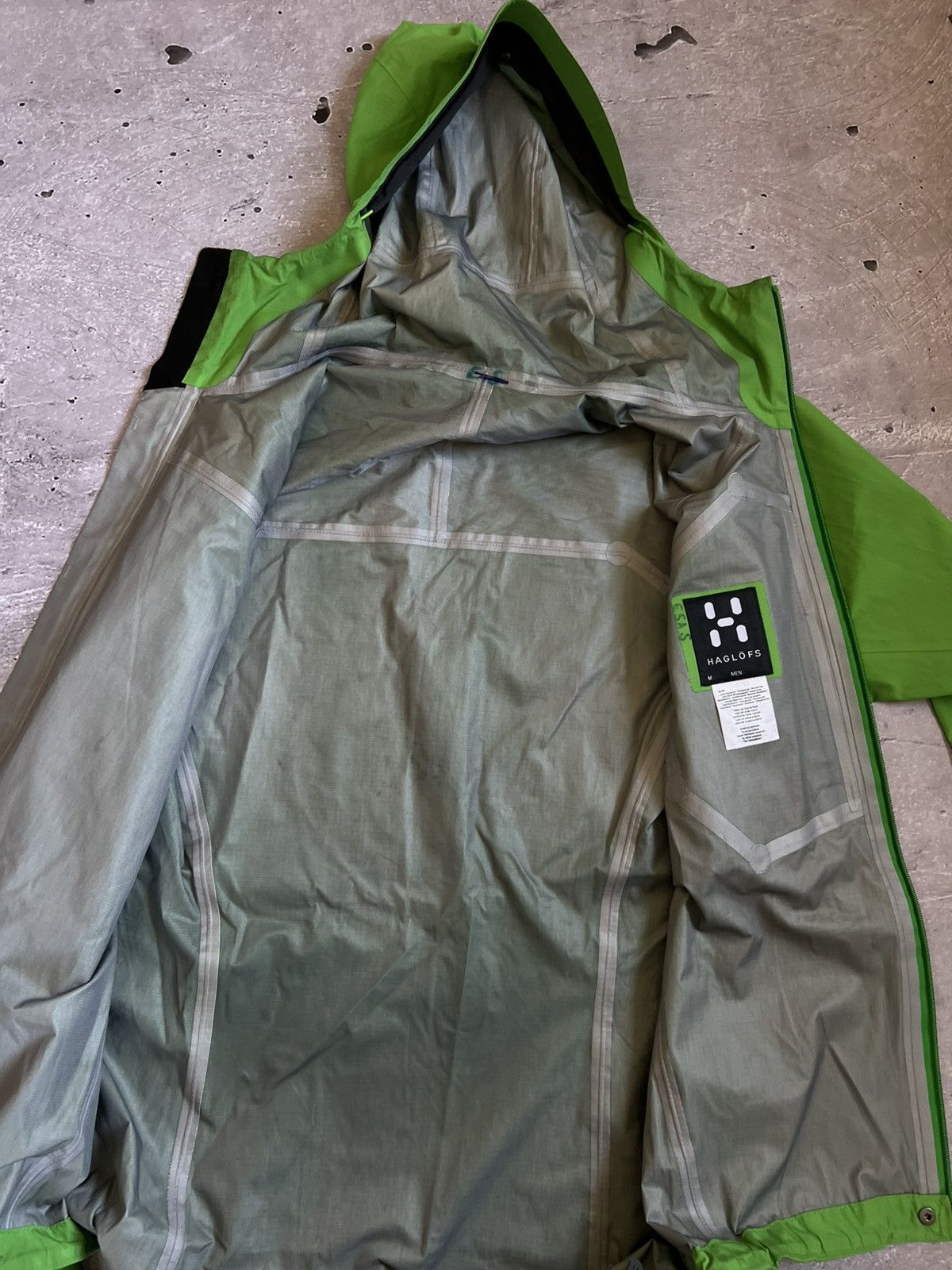 Haglofs HAGLOFS Lightweight Windbreaker Jacket Men Gore Tex Size M Size US M / EU 48-50 / 2 - 23 Thumbnail