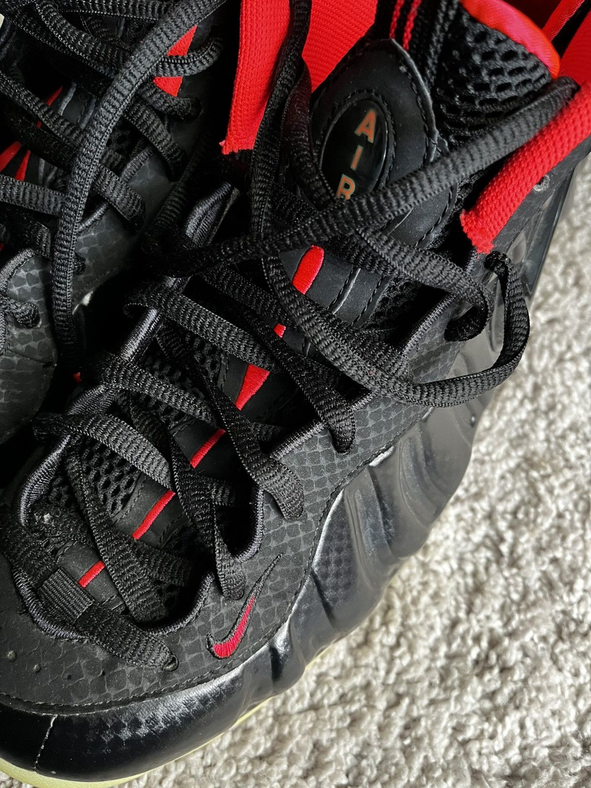 Nike NIKE AIR FOAMPOSITE PRO PREMIUM SOLAR RED BLACKLASER (Yeezy) Size US 11 / EU 44 - 5 Thumbnail